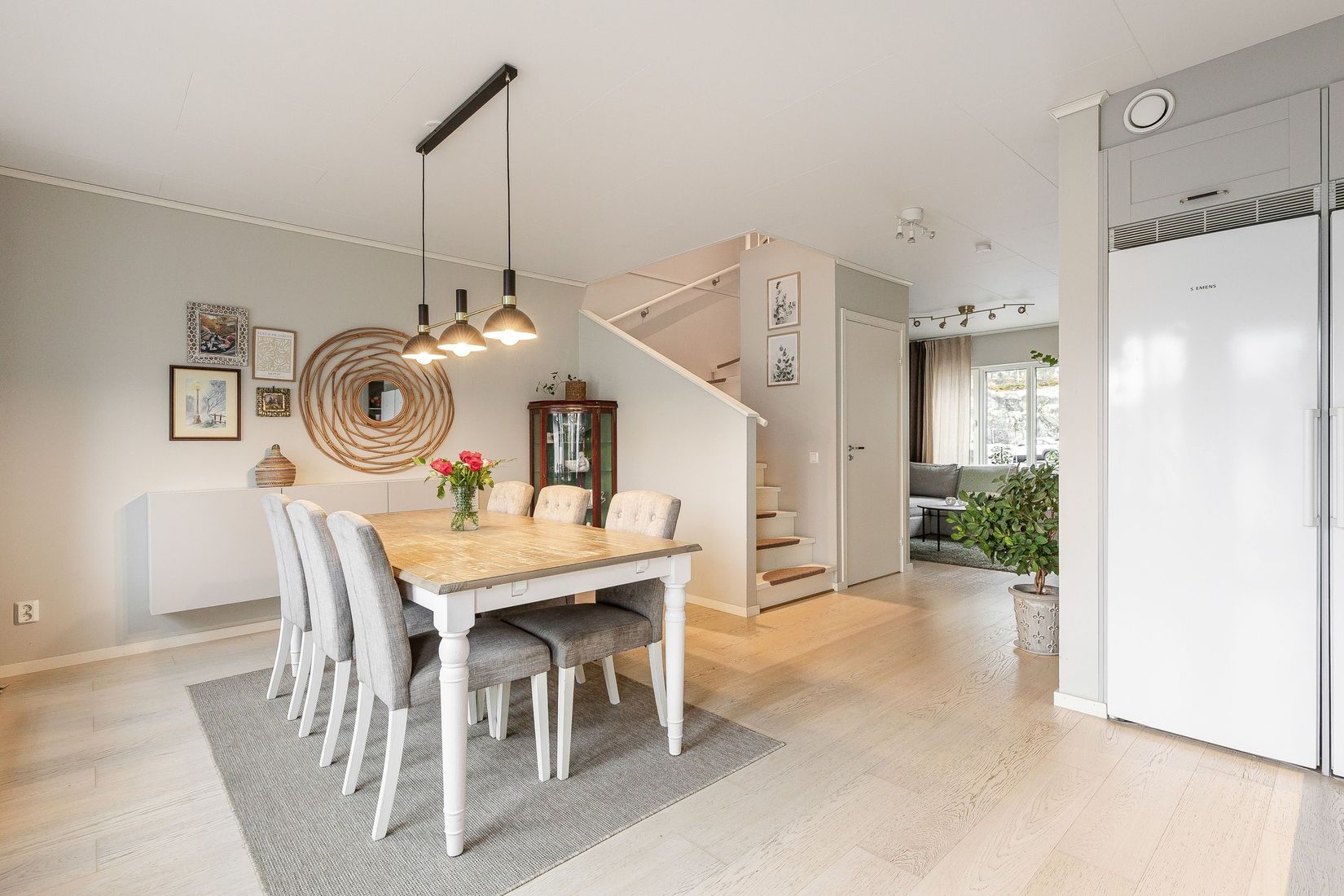 Radhus, Jägarbacken 52E, Läggesta, Strängnäs