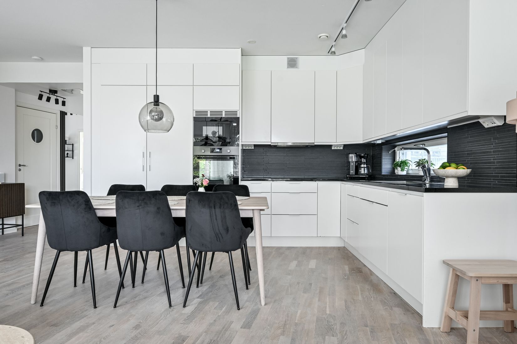 Bostadsrätt, Gamla Södertäljevägen 134A, Segeltorp, Huddinge