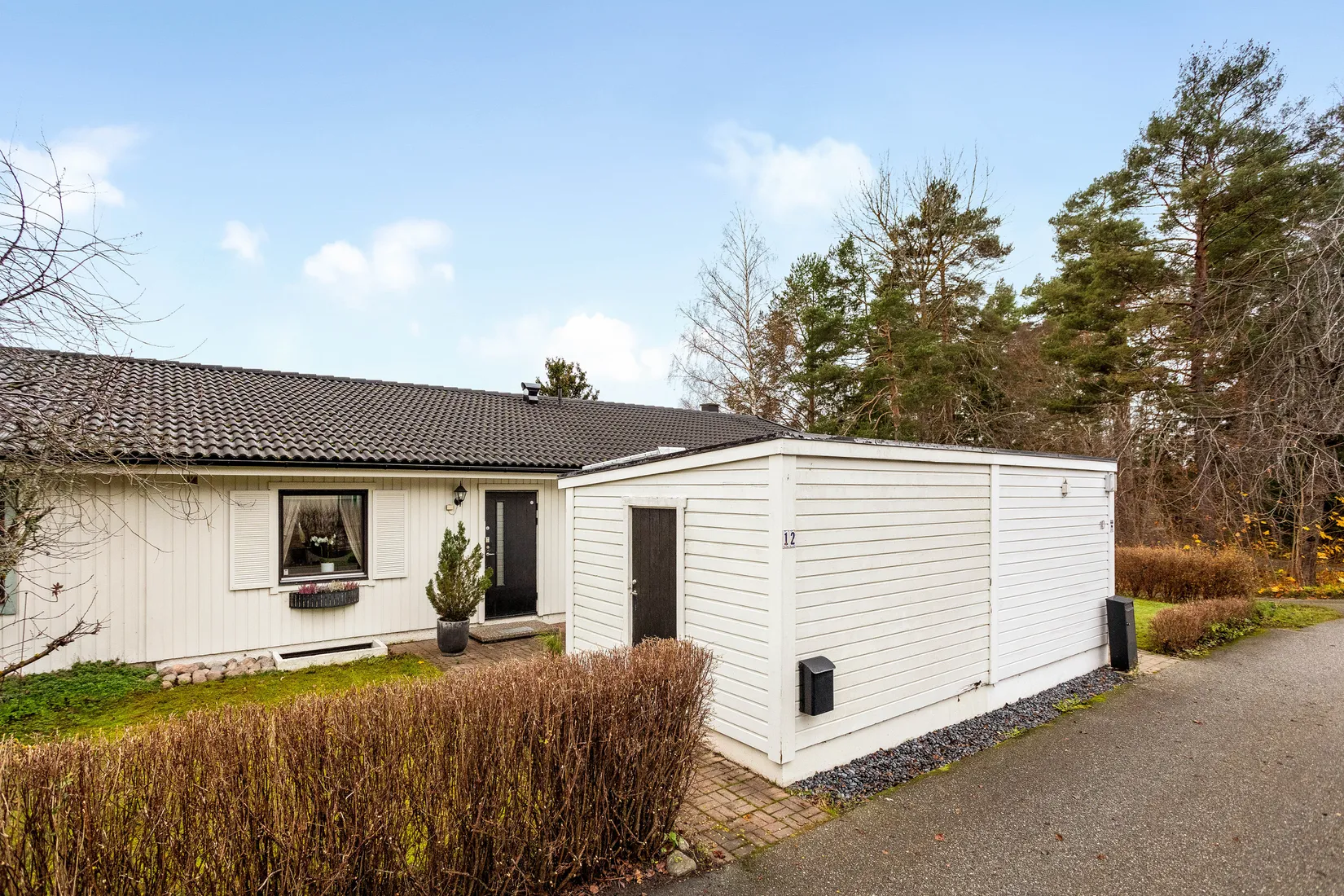 Villa, Radhus, Sviskonvägen 12, Viksjö Hummelmora, Järfälla