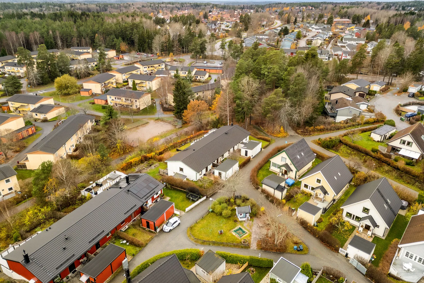 Villa, Radhus, Sviskonvägen 12, Viksjö Hummelmora, Järfälla