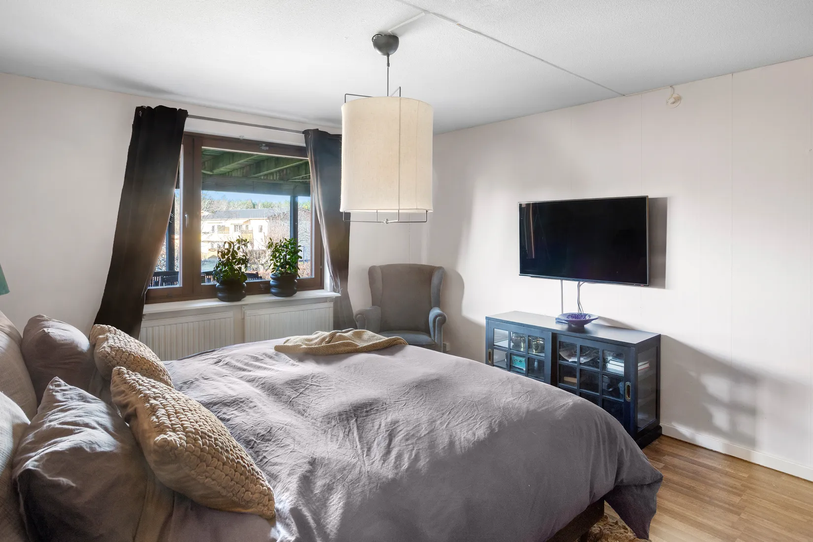 Villa, Radhus, Sviskonvägen 12, Viksjö Hummelmora, Järfälla