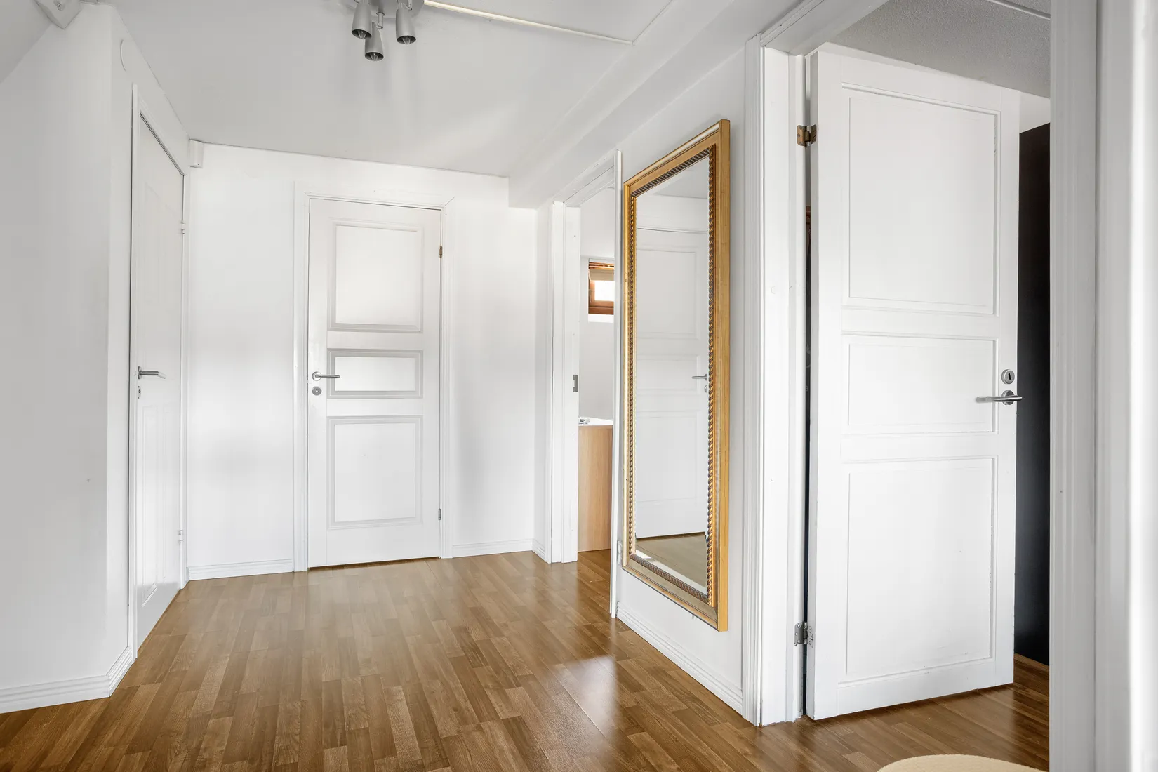 Villa, Radhus, Sviskonvägen 12, Viksjö Hummelmora, Järfälla