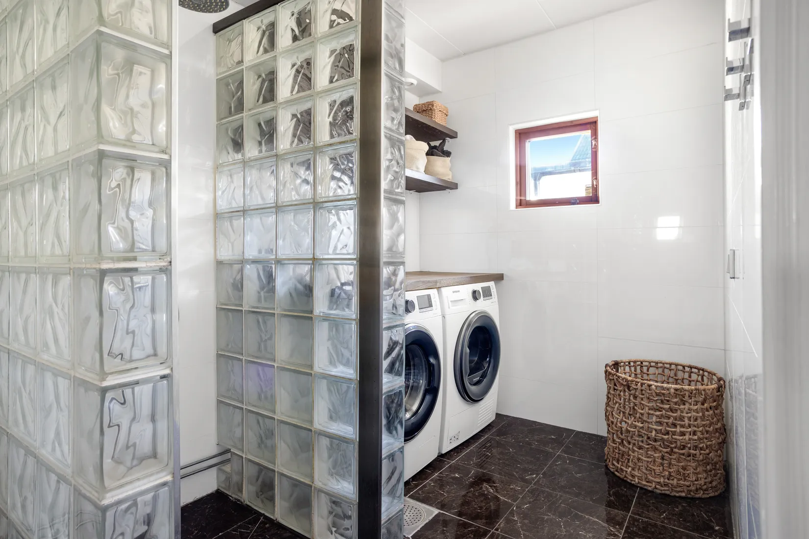 Villa, Radhus, Sviskonvägen 12, Viksjö Hummelmora, Järfälla