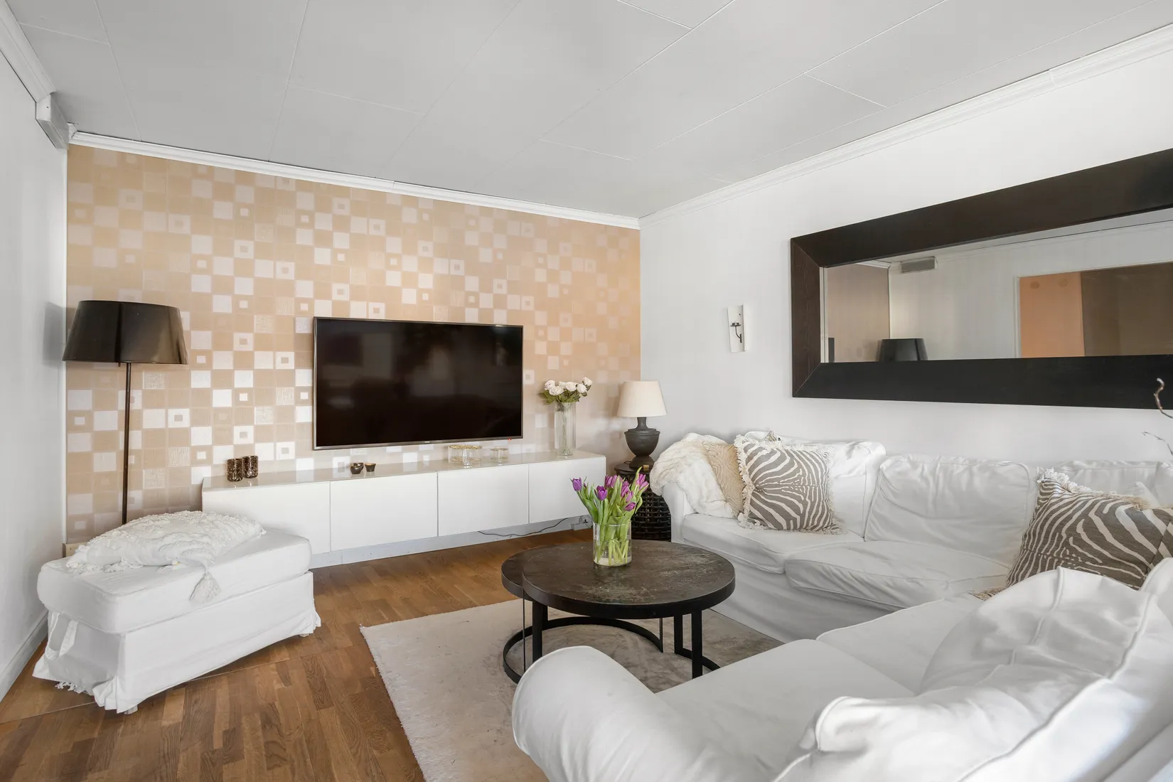 Villa, Radhus, Sviskonvägen 12, Viksjö Hummelmora, Järfälla