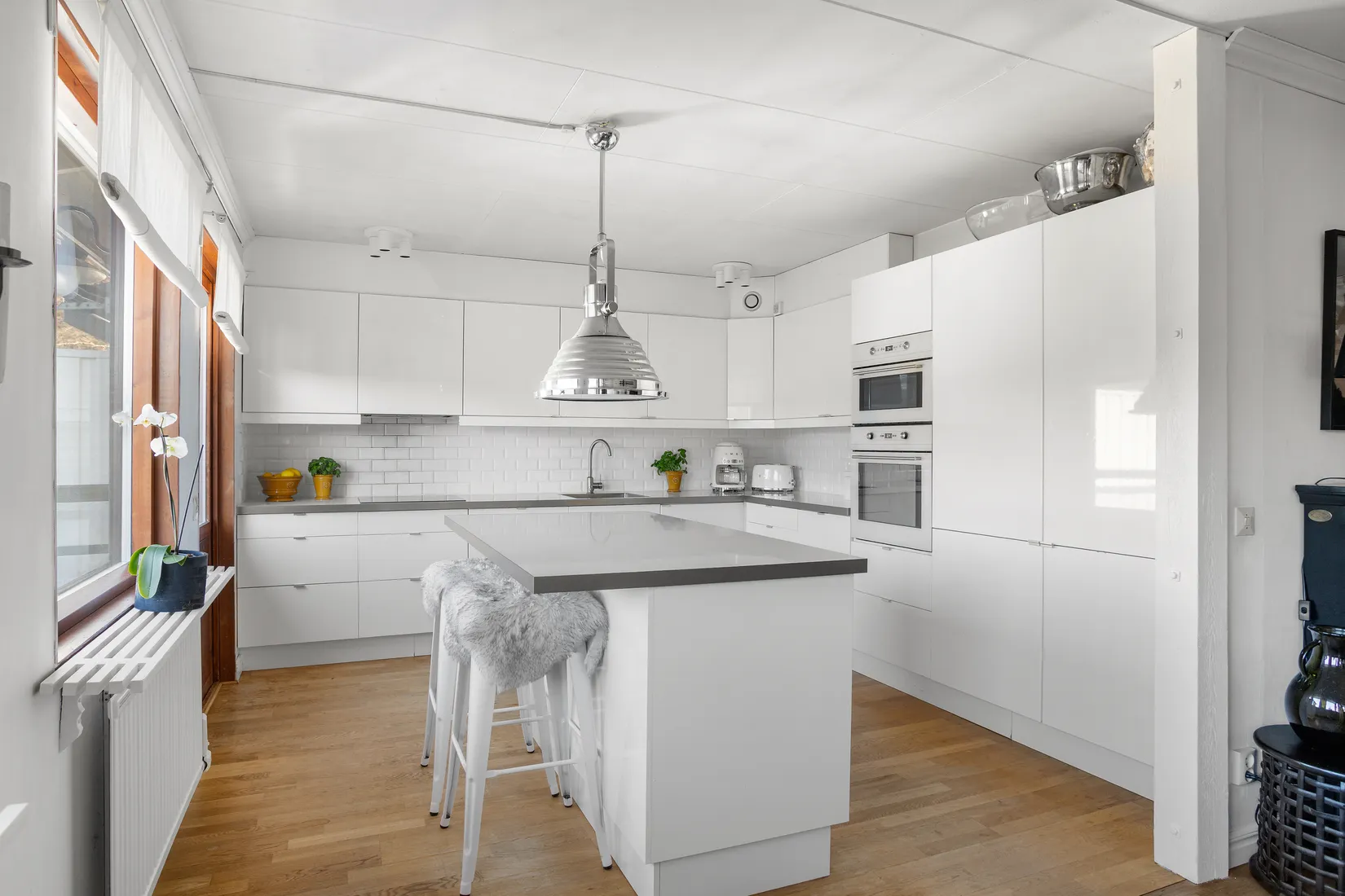 Villa, Radhus, Sviskonvägen 12, Viksjö Hummelmora, Järfälla