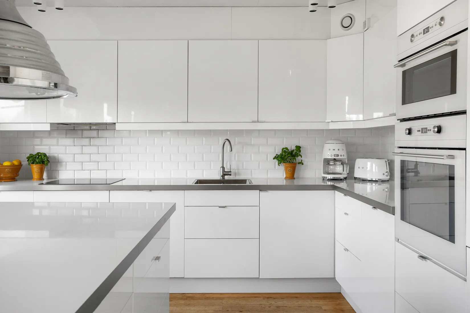 Villa, Radhus, Sviskonvägen 12, Viksjö Hummelmora, Järfälla