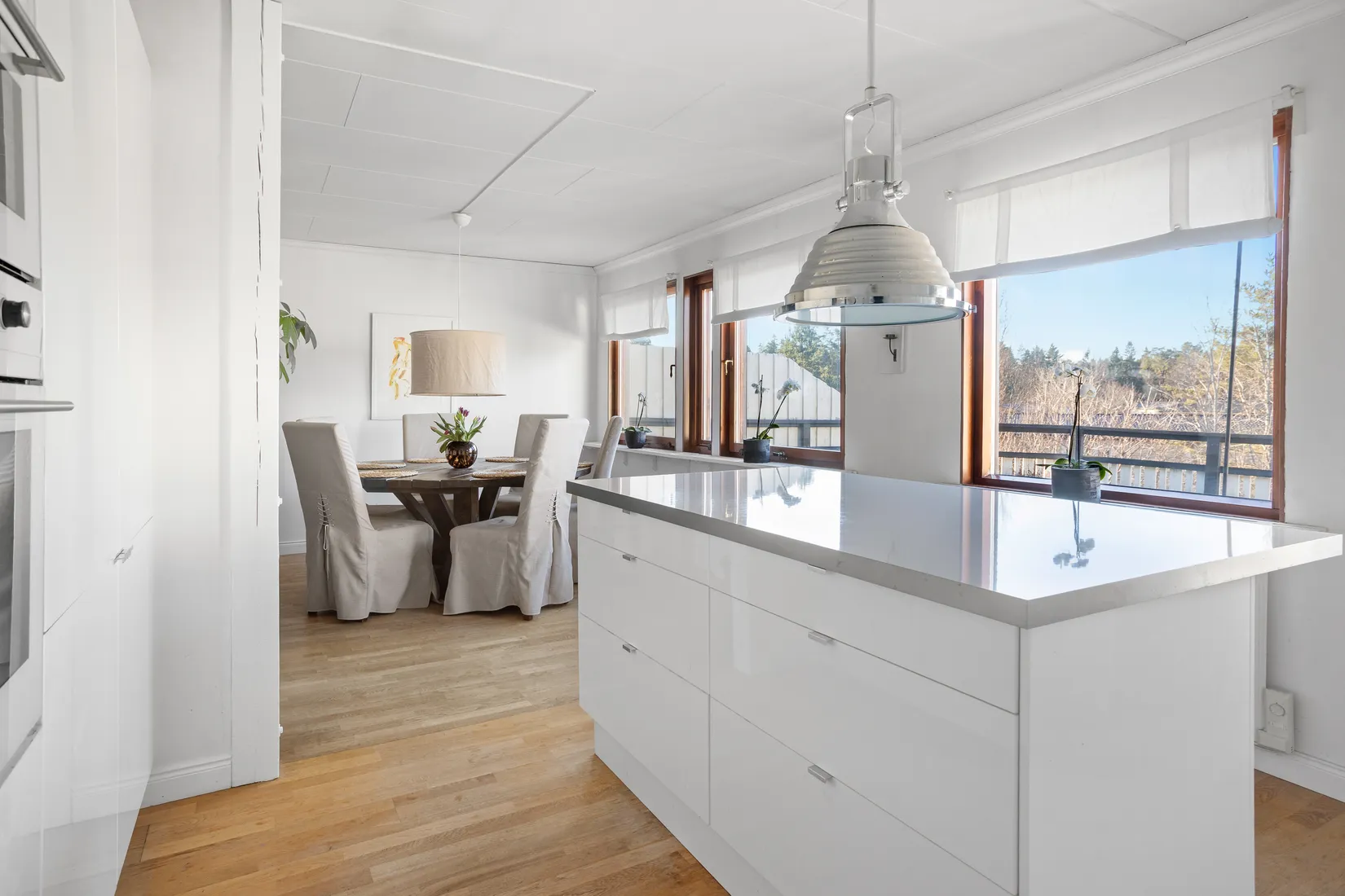 Villa, Radhus, Sviskonvägen 12, Viksjö Hummelmora, Järfälla