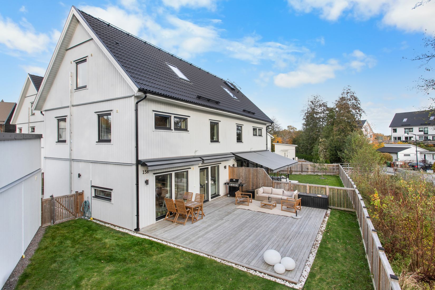 Bostadsrätt, Radhus, Väsjövägen 15B, Väsjön, Sollentuna