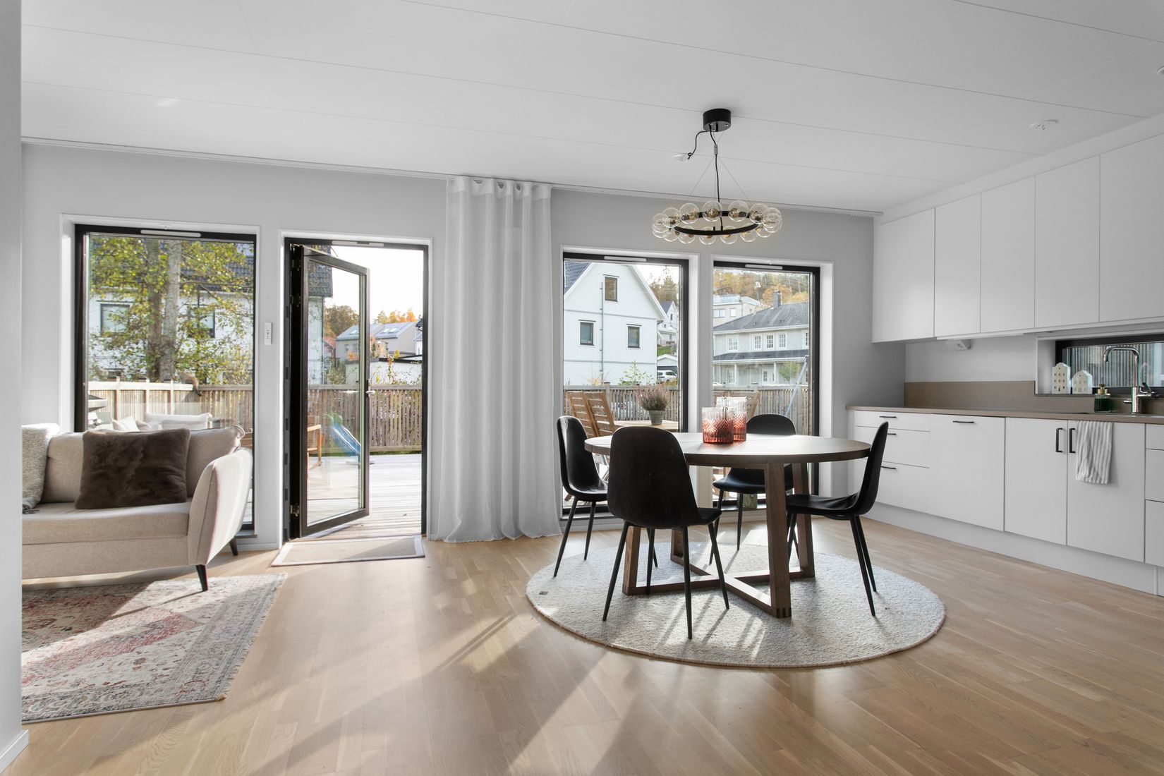 Bostadsrätt, Radhus, Väsjövägen 15B, Väsjön, Sollentuna