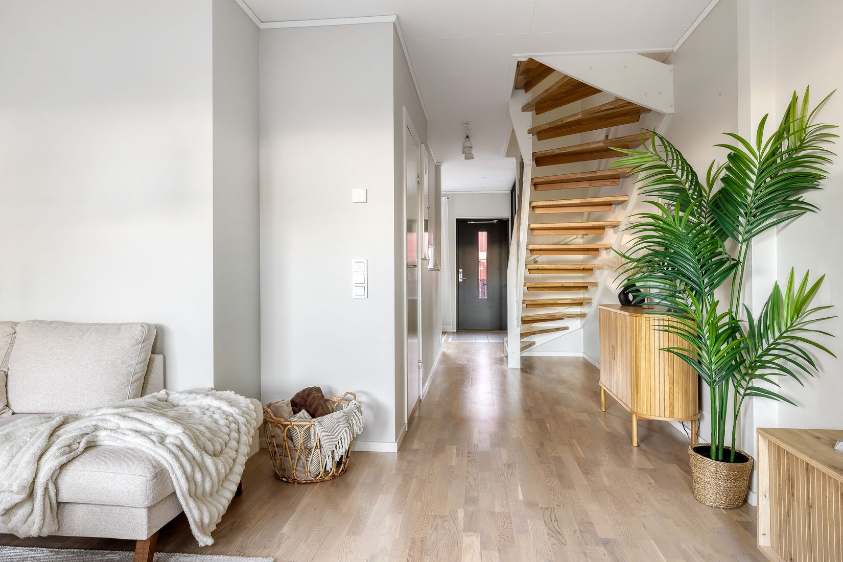 Bostadsrätt, Radhus, Klockarebovägen 54, Bålsta Frösundavik, Håbo