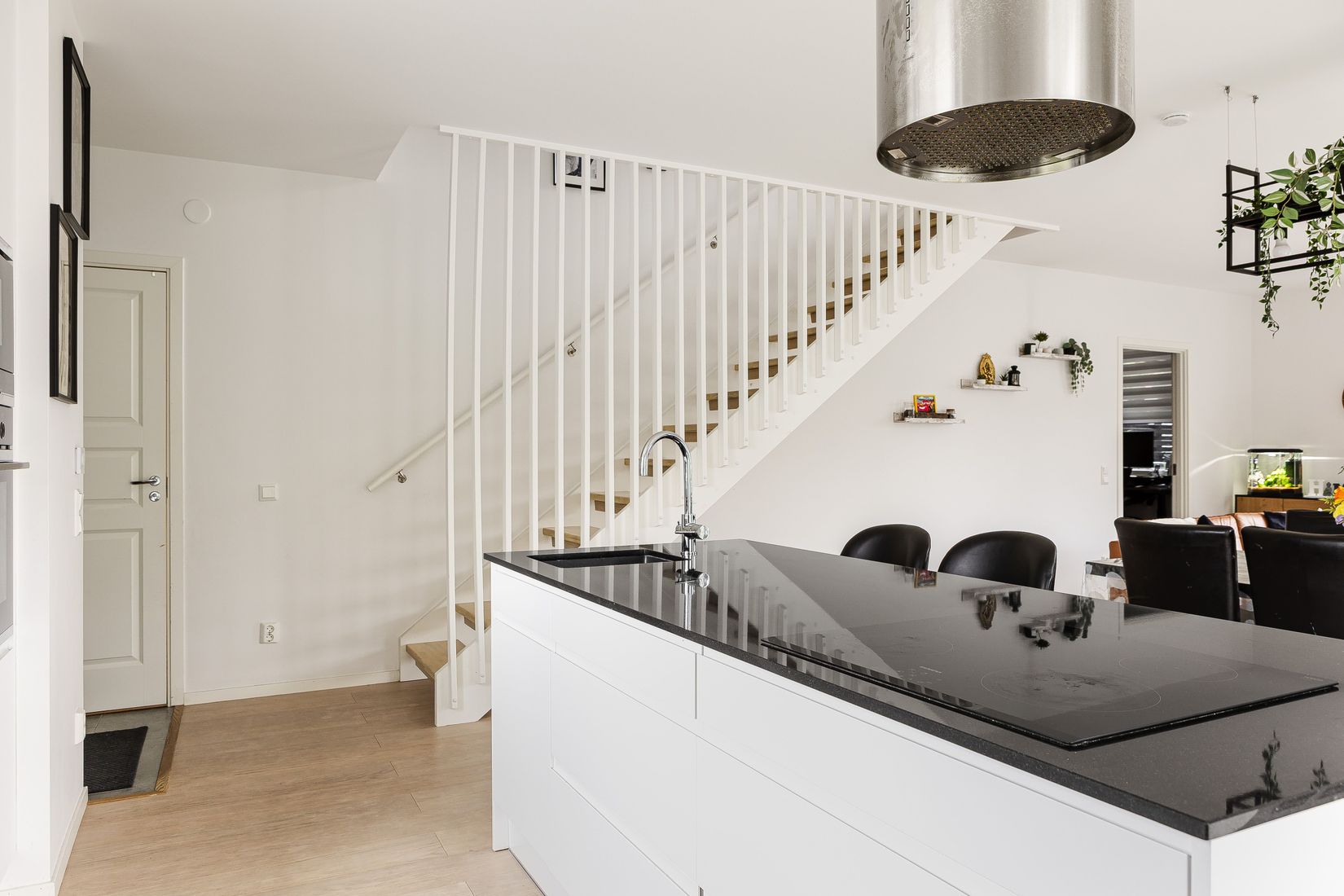 Bostadsrätt, Radhus, Libellvägen 3B, Högmora, Huddinge