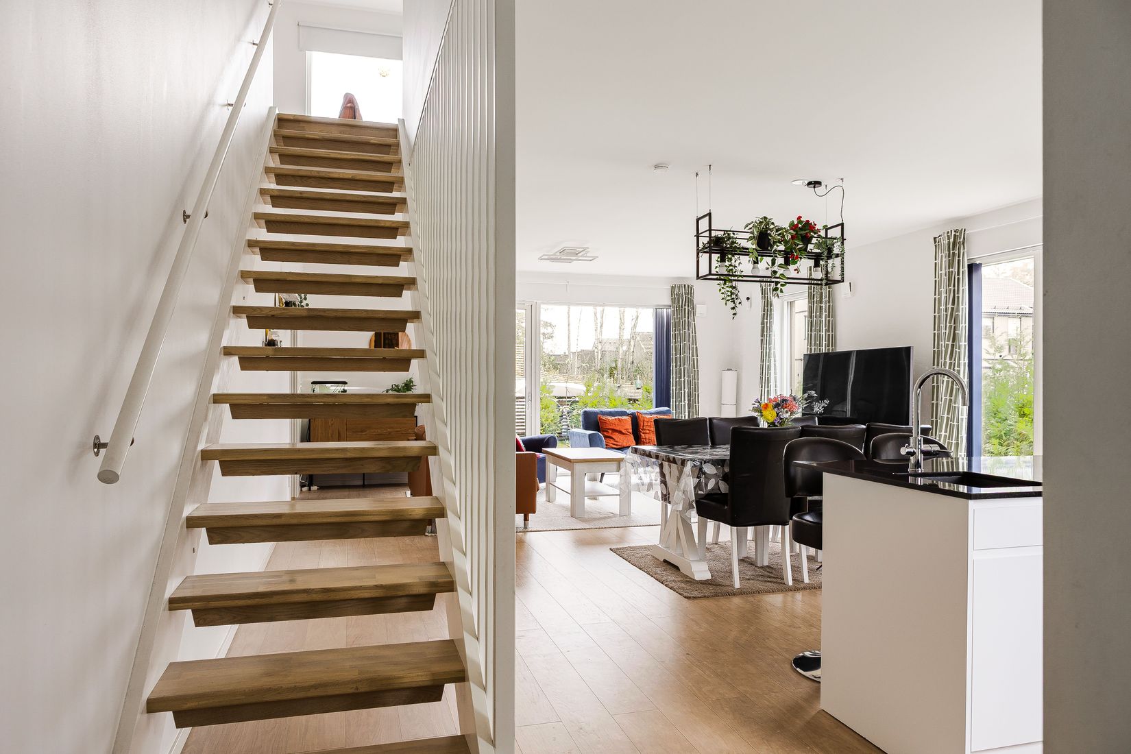 Bostadsrätt, Radhus, Libellvägen 3B, Högmora, Huddinge