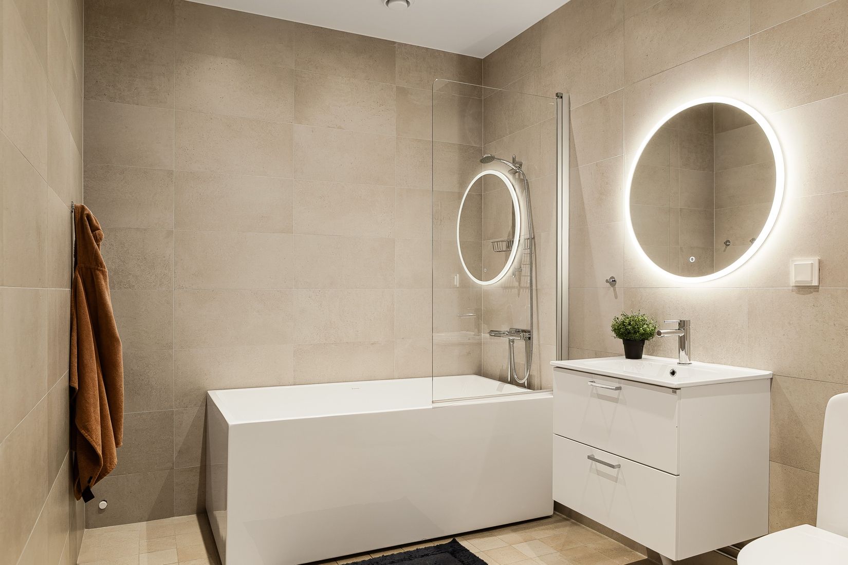 Bostadsrätt, Radhus, Libellvägen 3B, Högmora, Huddinge