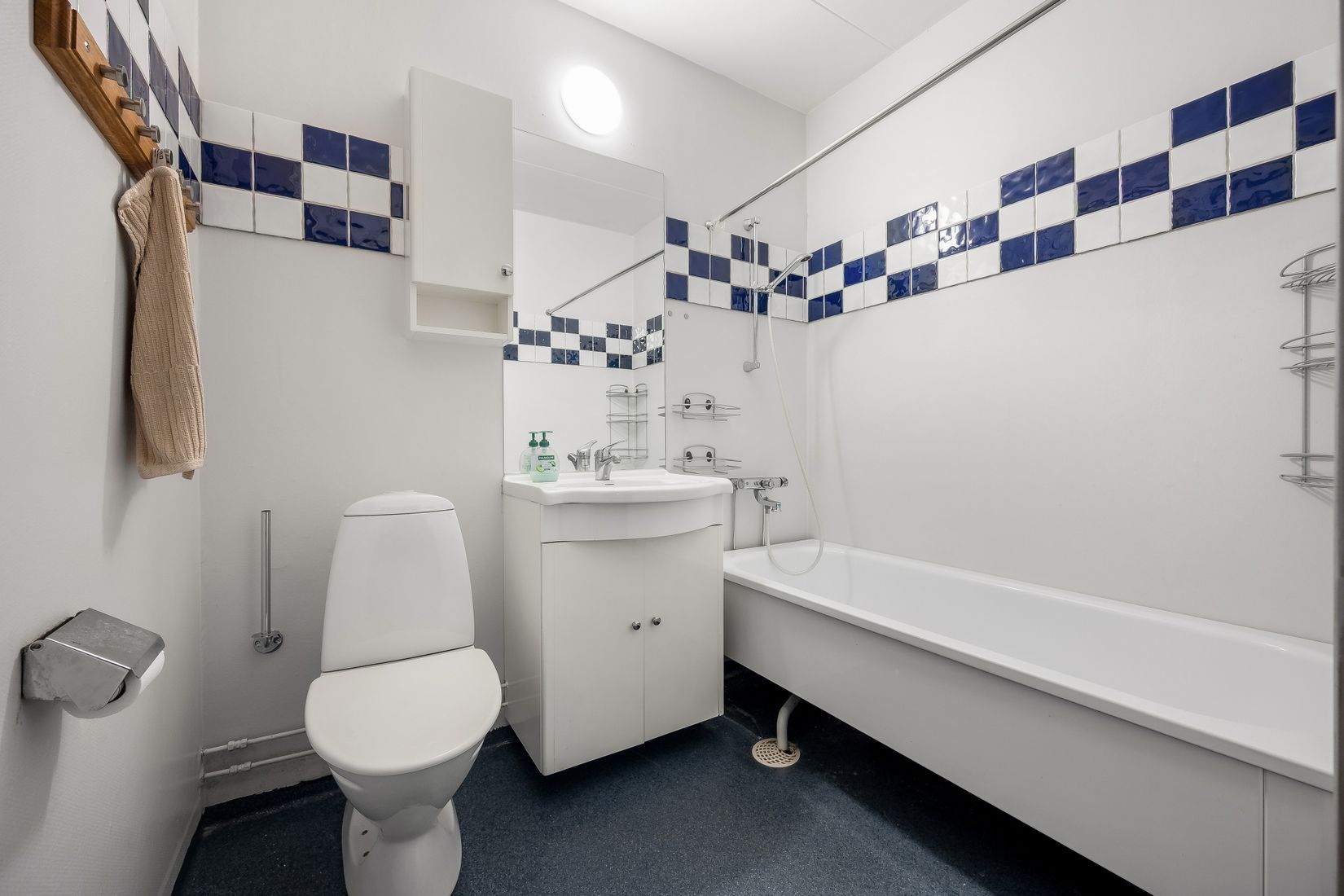 Villa, Radhus, Kalkstigen 8, Lillsjön, Upplands-Bro