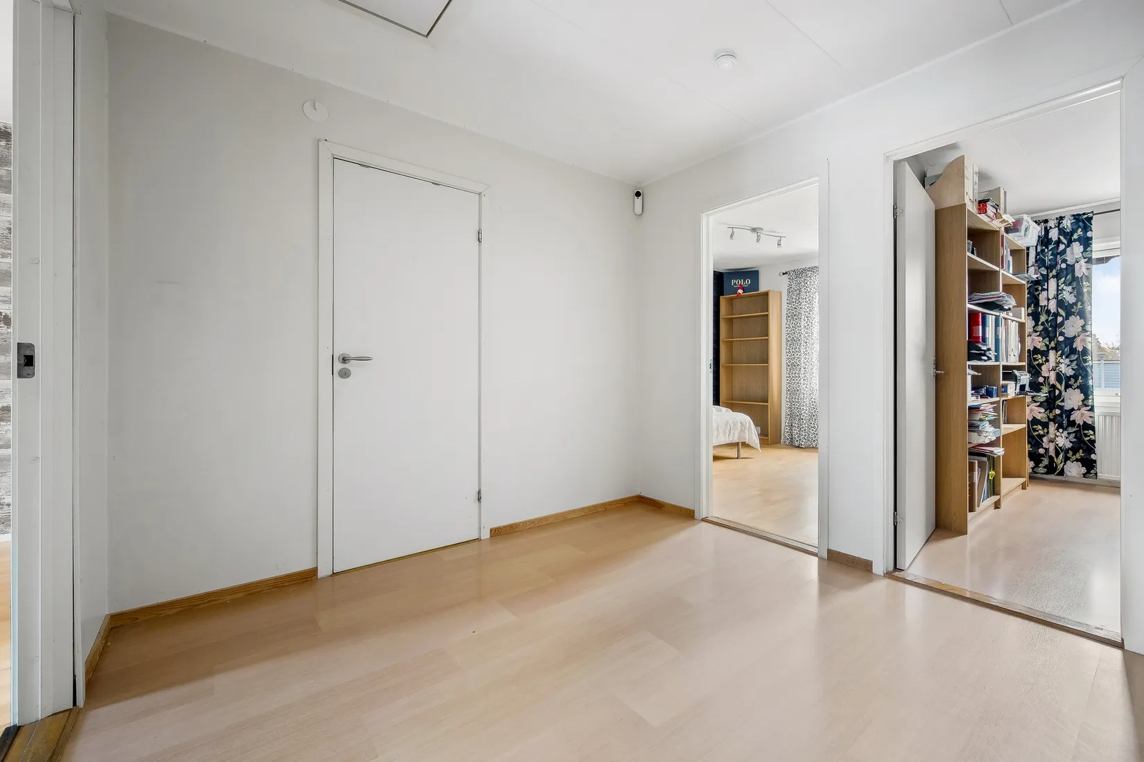 Villa, Radhus, Kalkstigen 8, Lillsjön, Upplands-Bro