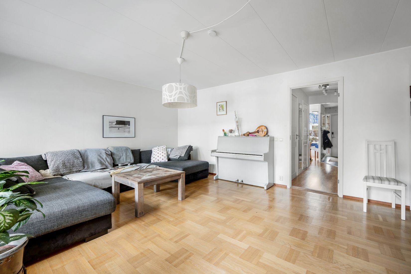 Villa, Radhus, Kalkstigen 8, Lillsjön, Upplands-Bro