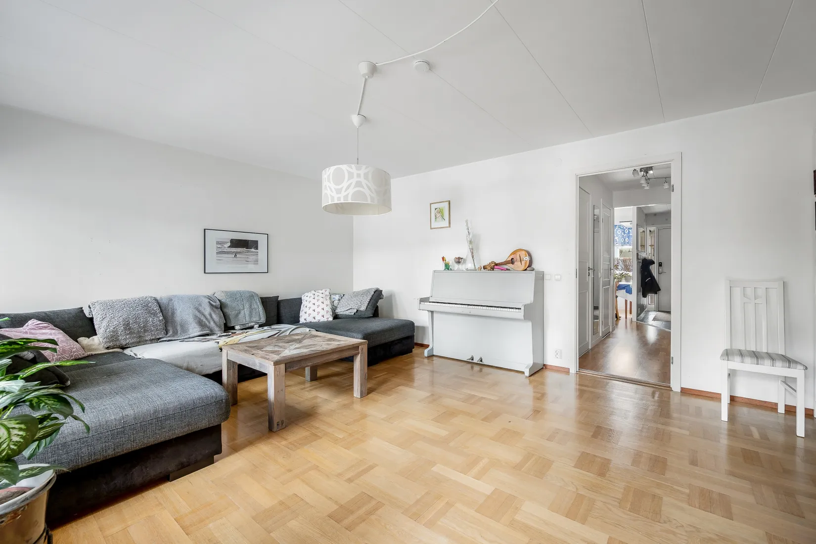 Villa, Radhus, Kalkstigen 8, Lillsjön, Upplands-Bro