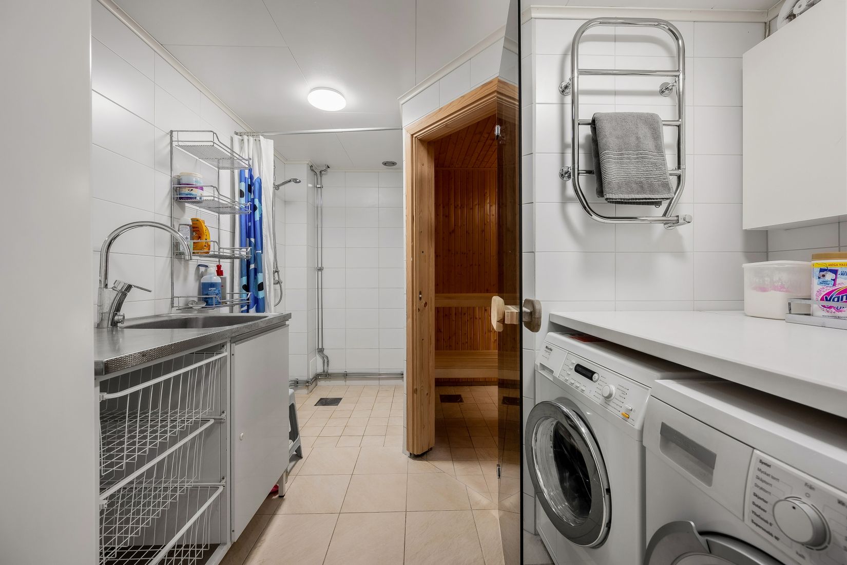 Villa, Radhus, Kalkstigen 8, Lillsjön, Upplands-Bro