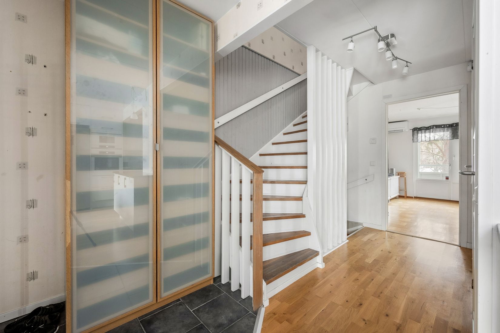 Villa, Radhus, Kalkstigen 8, Lillsjön, Upplands-Bro