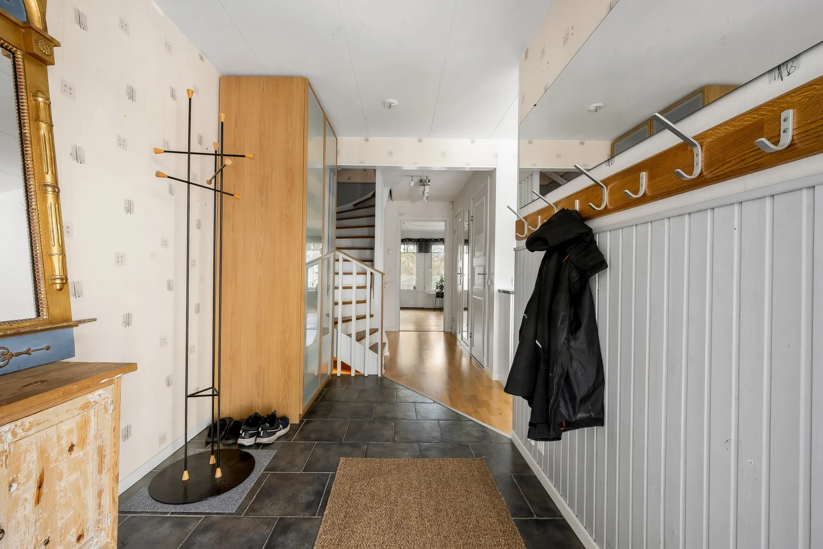 Villa, Radhus, Kalkstigen 8, Lillsjön, Upplands-Bro