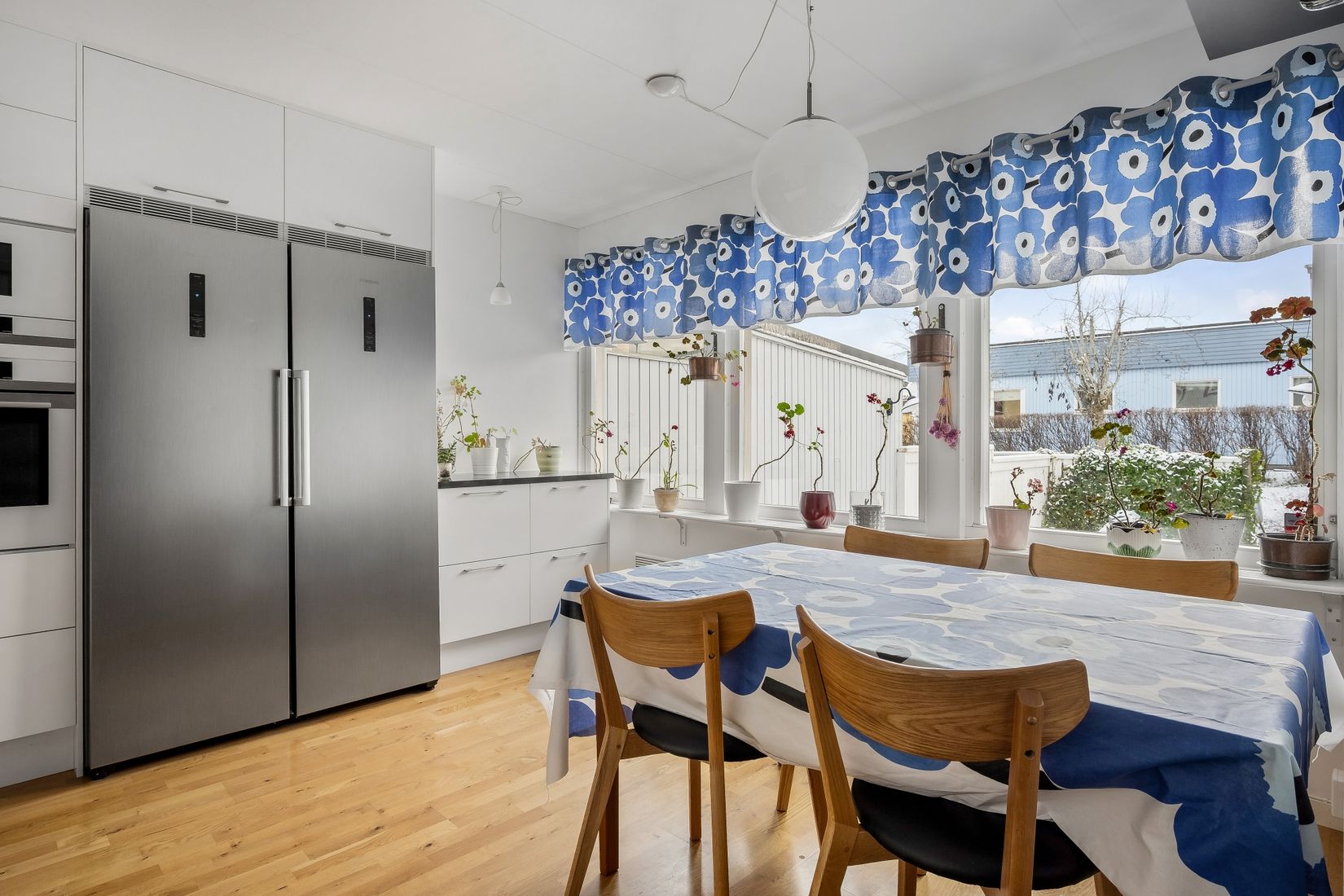 Villa, Radhus, Kalkstigen 8, Lillsjön, Upplands-Bro