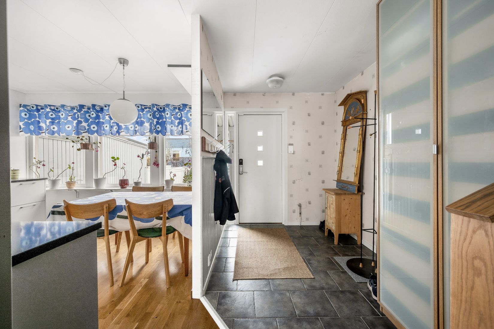 Villa, Radhus, Kalkstigen 8, Lillsjön, Upplands-Bro