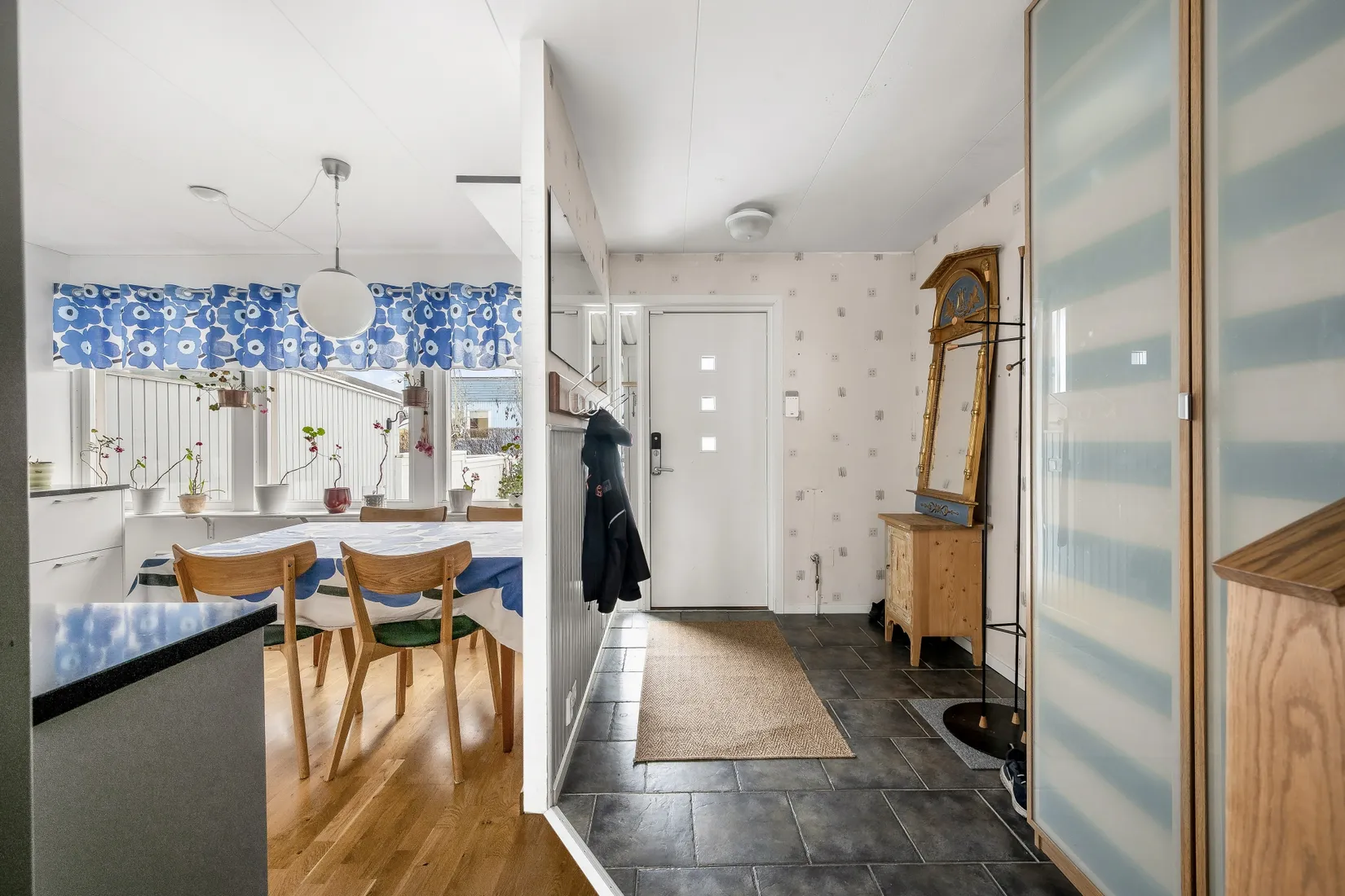 Villa, Radhus, Kalkstigen 8, Lillsjön, Upplands-Bro