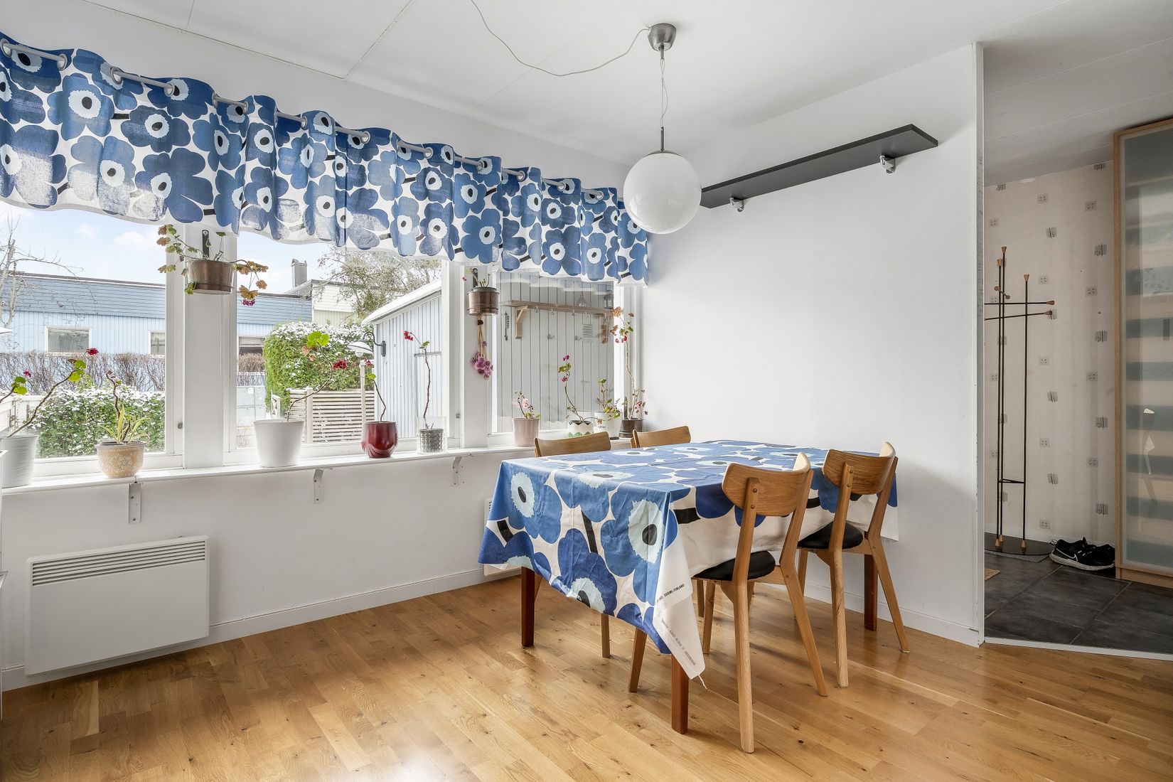 Villa, Radhus, Kalkstigen 8, Lillsjön, Upplands-Bro