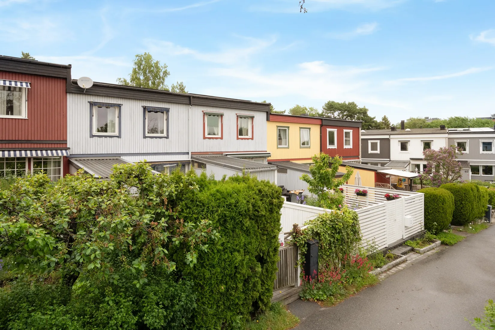 Villa, Radhus, Kalkstigen 8, Lillsjön, Upplands-Bro