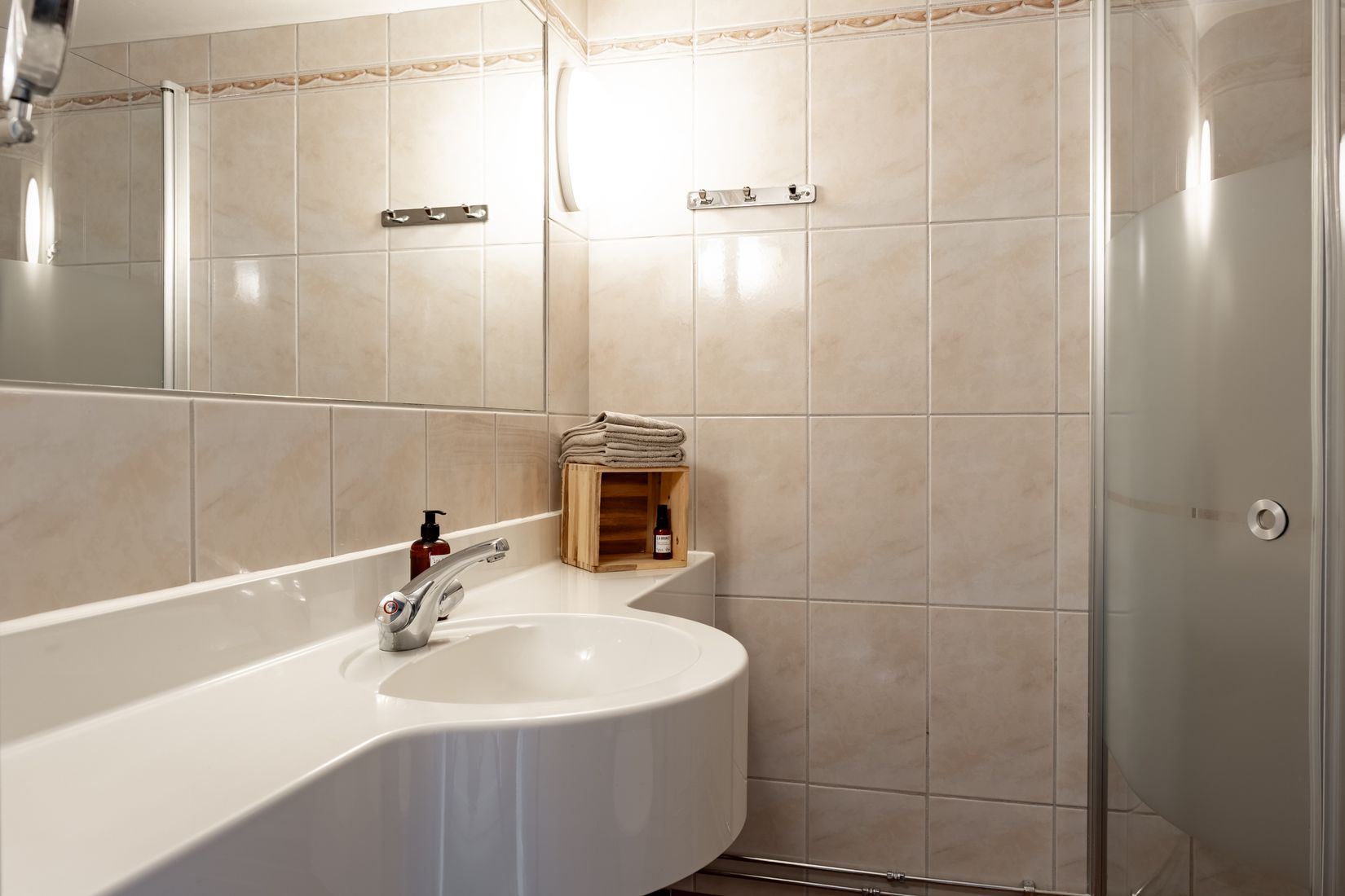 Bostadsrätt, Stationsvägen 8, Hotell Åregården rum 110-112, Åre By, Åre