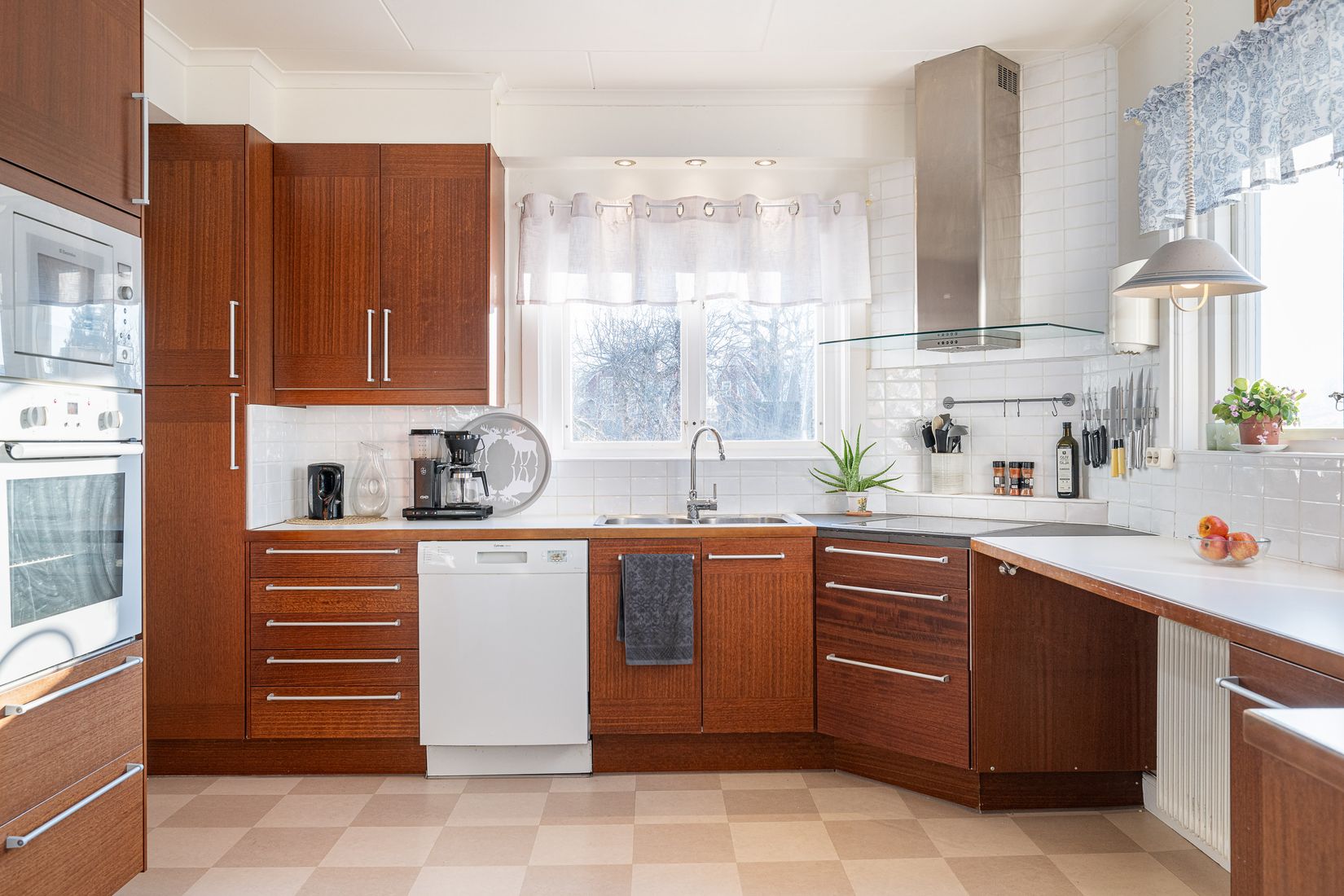 Villa, Trädgårdsgatan 11, Sparreholm, Flen