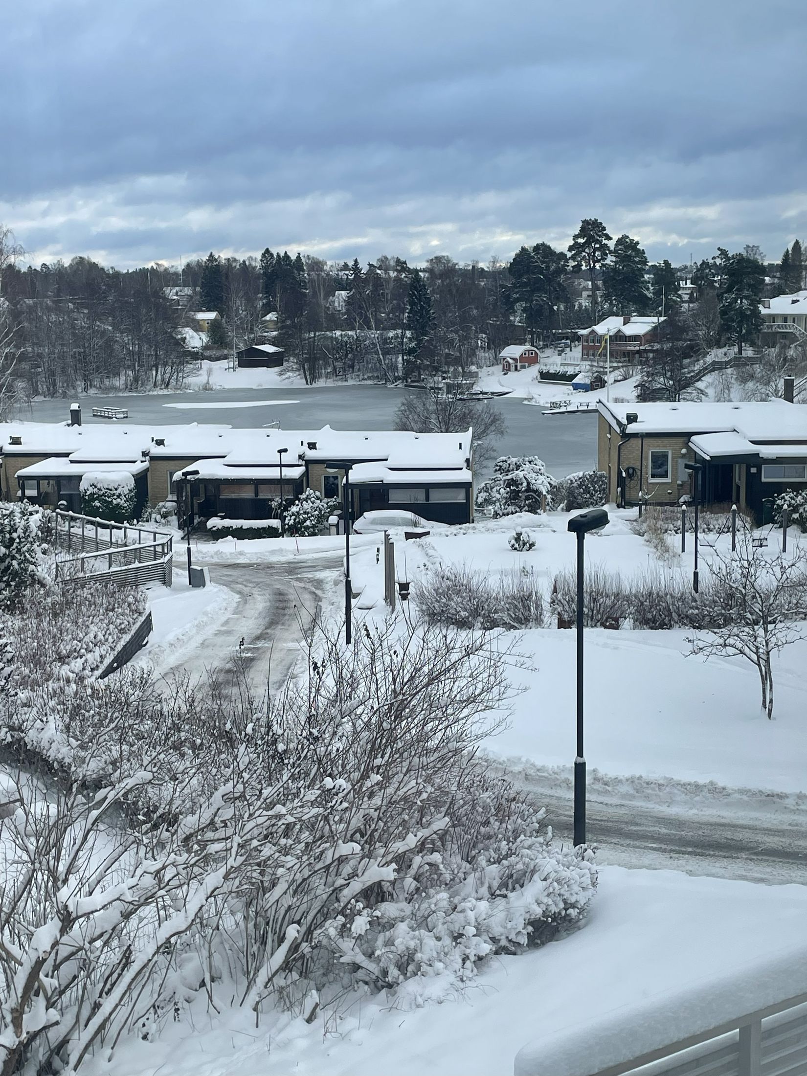 Radhus, Hållstigen 14, Trollbäcken, Tyresö