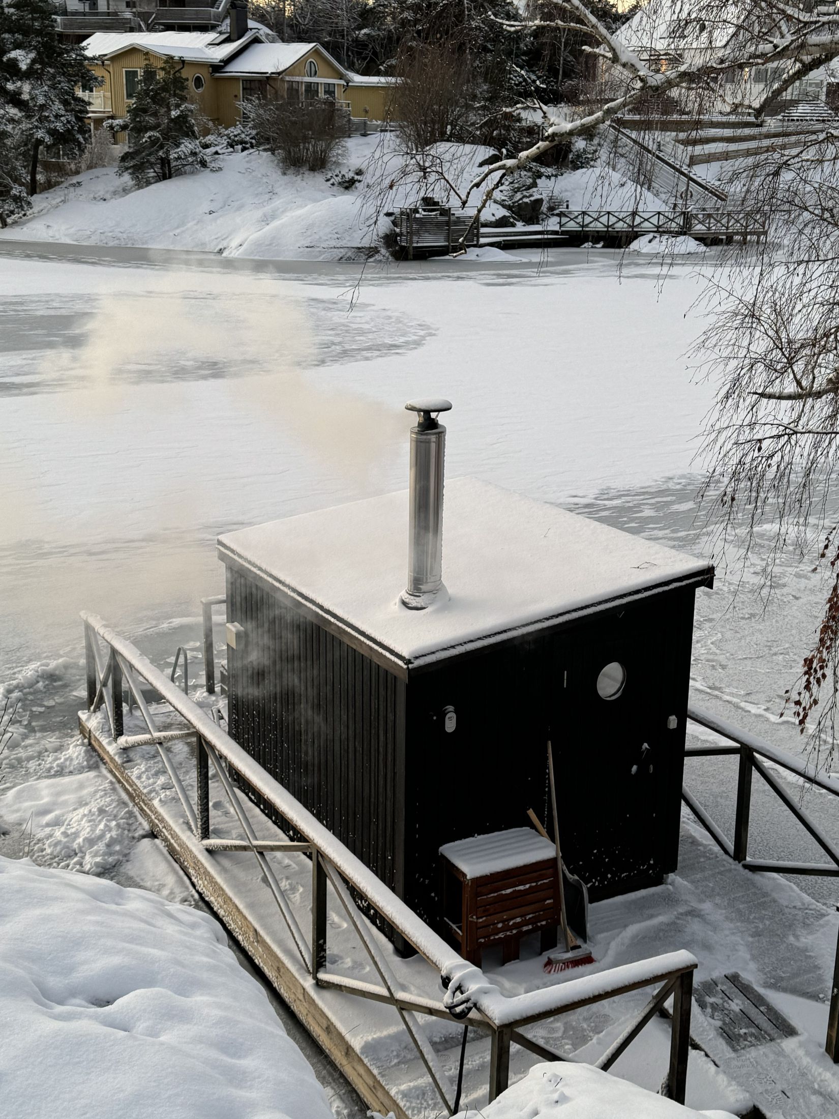 Radhus, Hållstigen 14, Trollbäcken, Tyresö