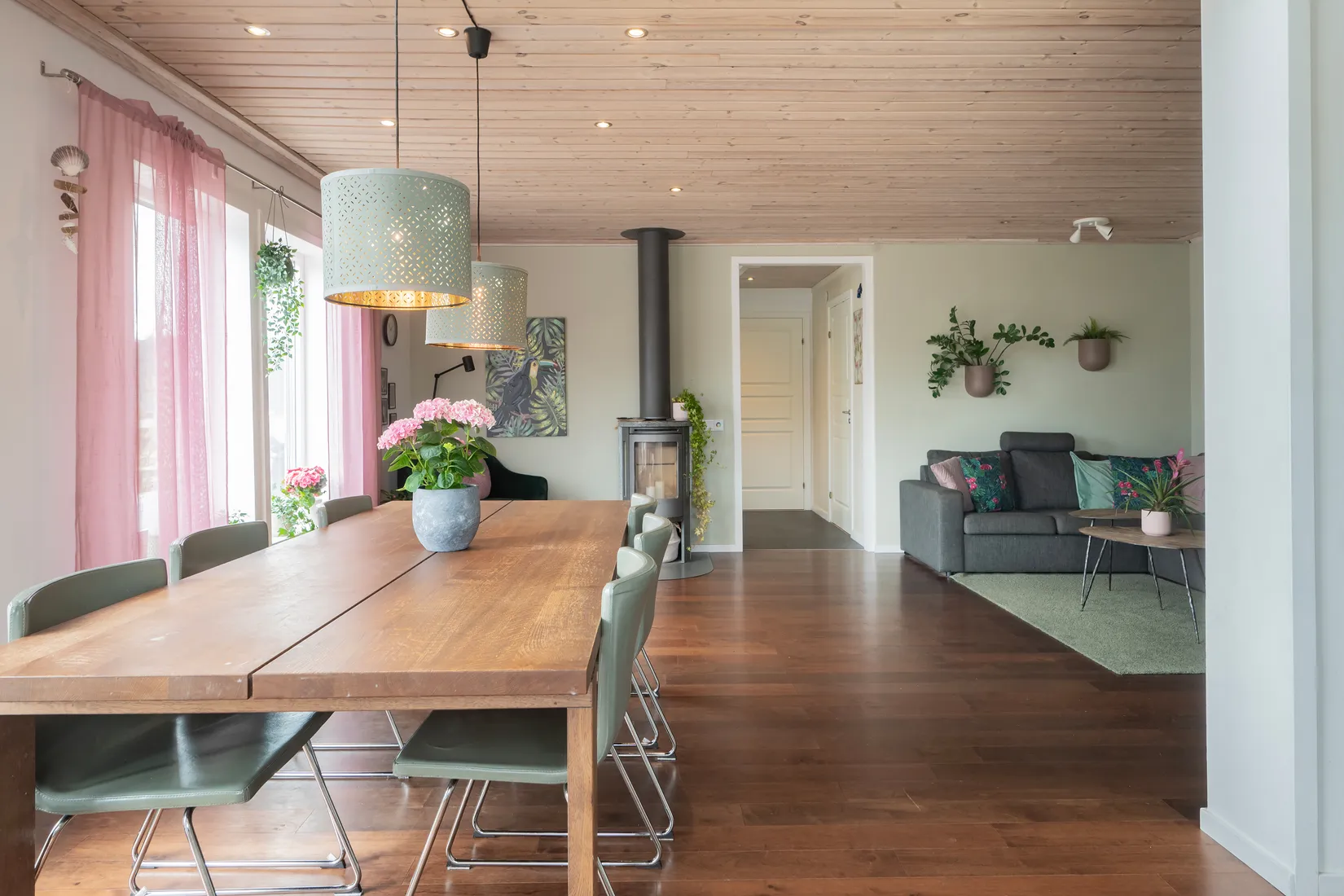 Villa, Fyrgränd 6D, Högmora, Huddinge