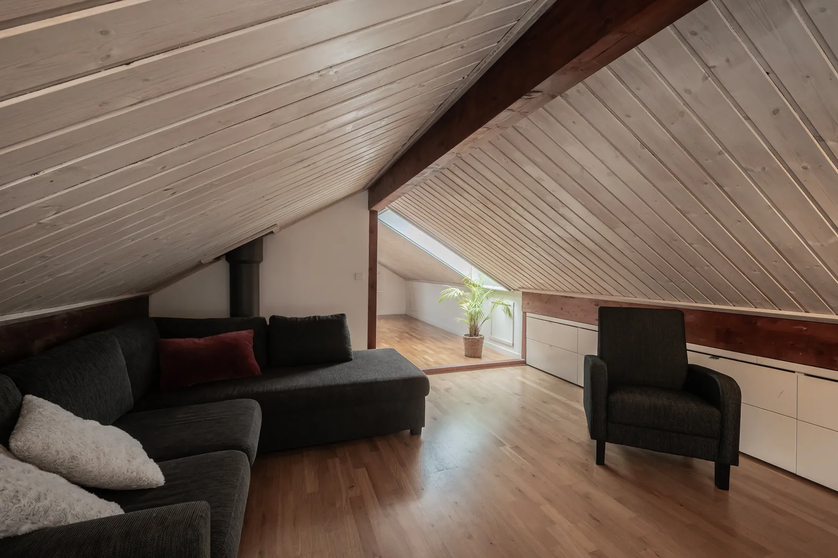 Villa, Fyrgränd 6D, Högmora, Huddinge