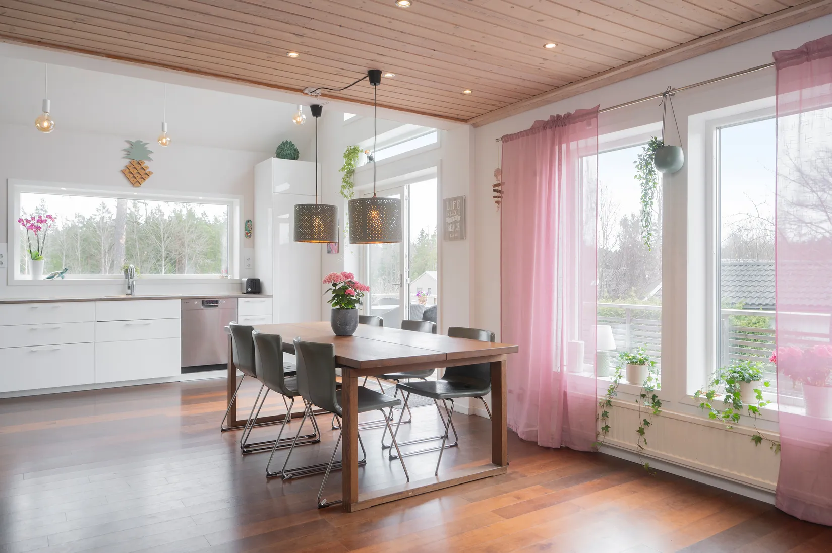 Villa, Fyrgränd 6D, Högmora, Huddinge