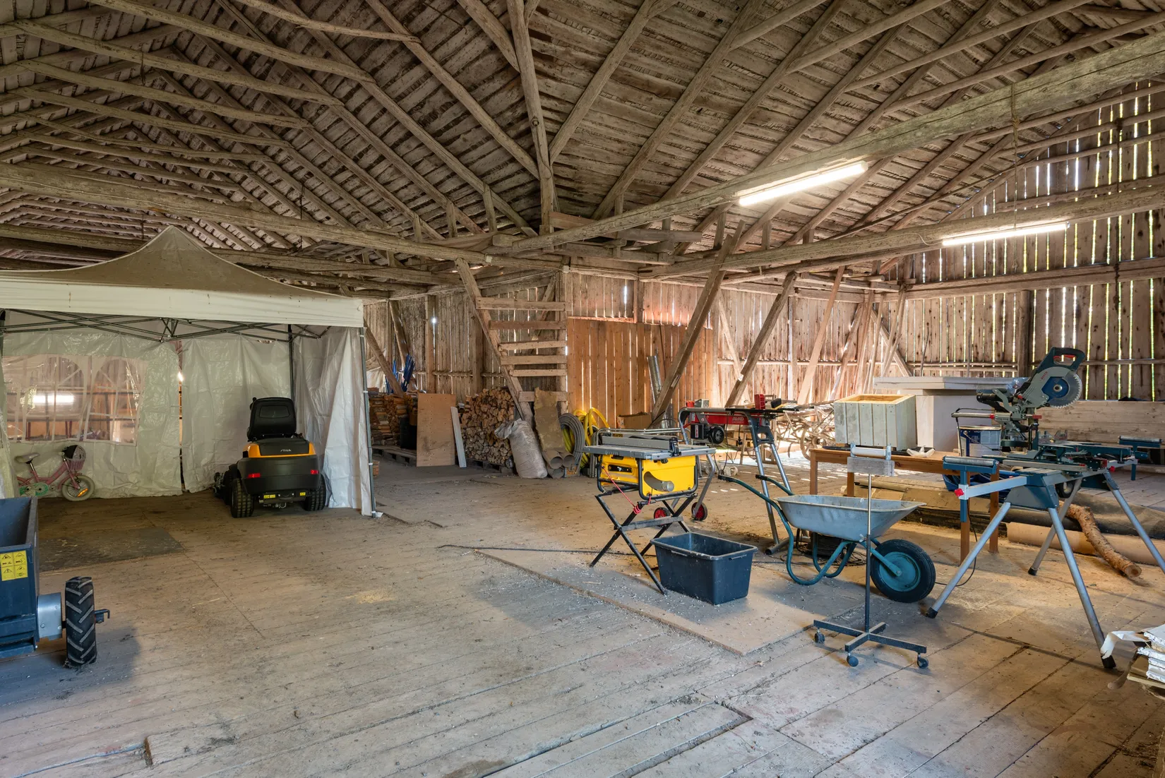 Gård/Skog, Kvilundavägen 31, Kvilunda, Norrtälje