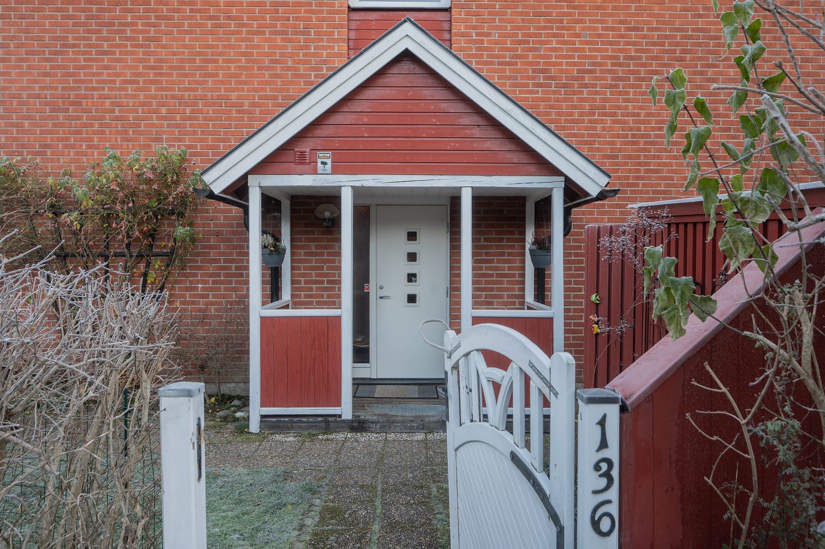 Radhus, Önnemovägen 136, Tullinge Parkhem, Botkyrka