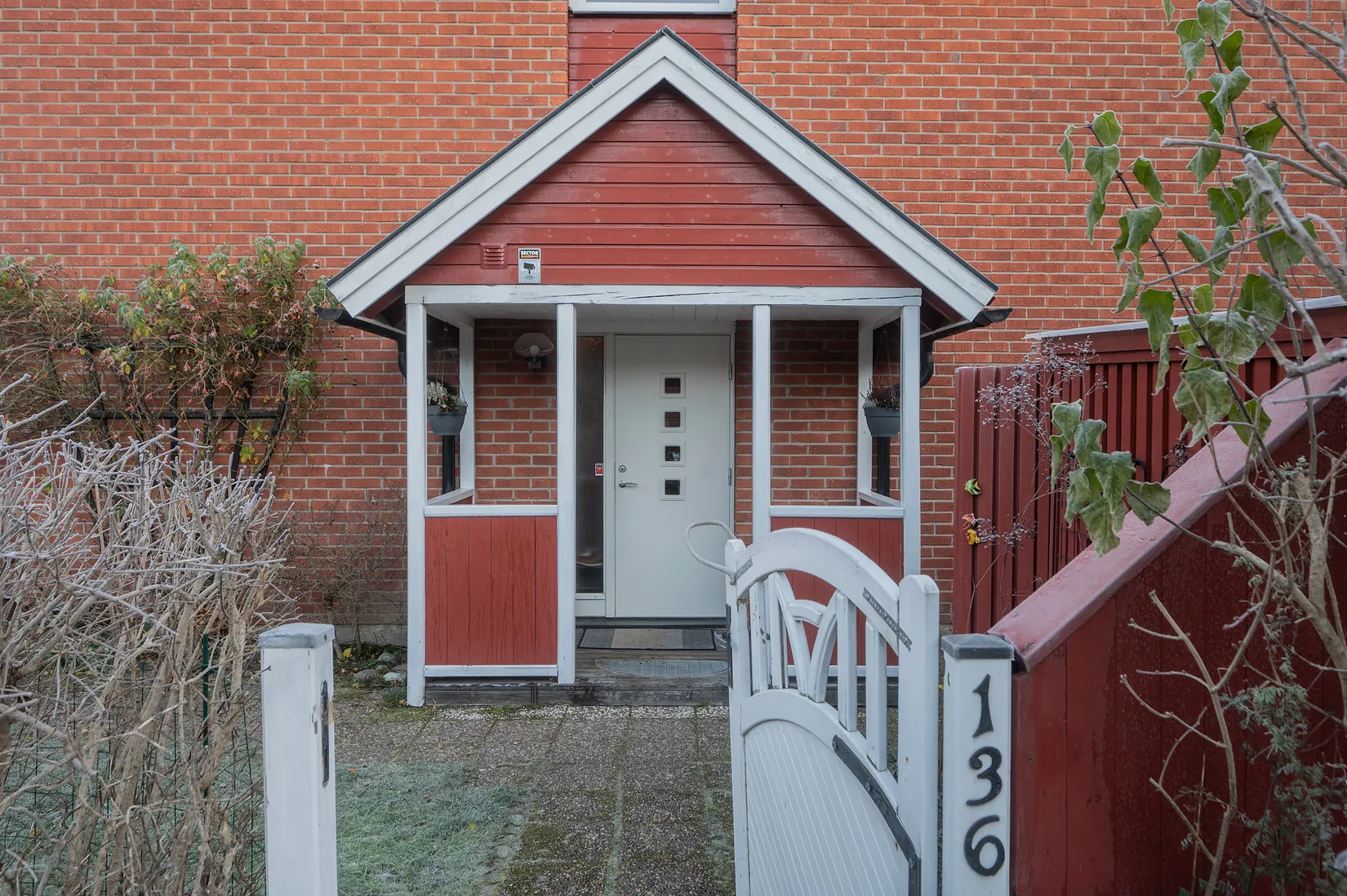 Radhus, Önnemovägen 136, Tullinge Parkhem, Botkyrka