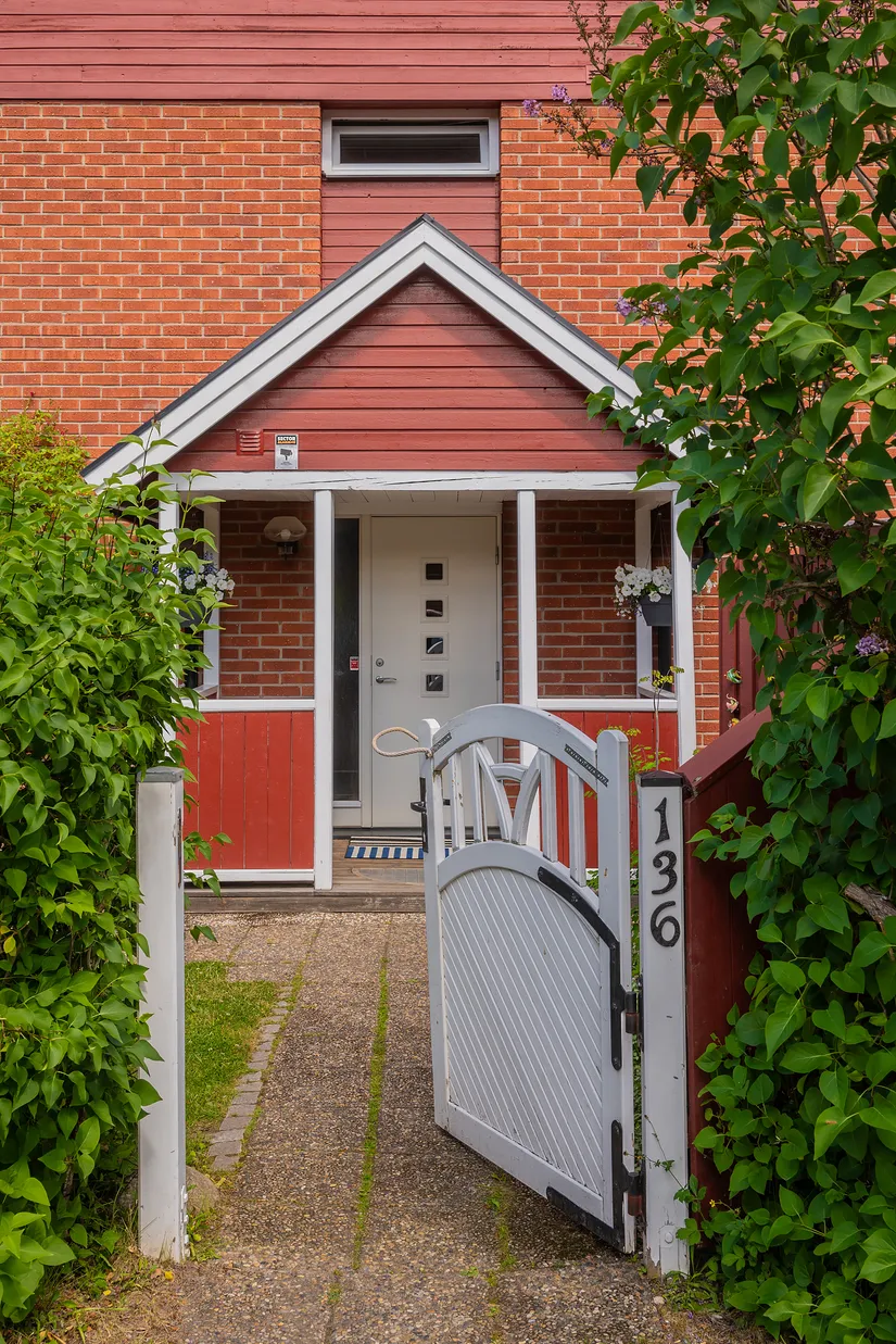 Radhus, Önnemovägen 136, Tullinge Parkhem, Botkyrka