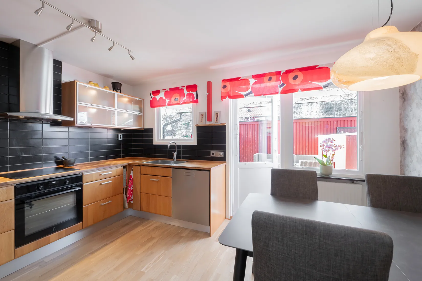 Radhus, Önnemovägen 136, Tullinge Parkhem, Botkyrka