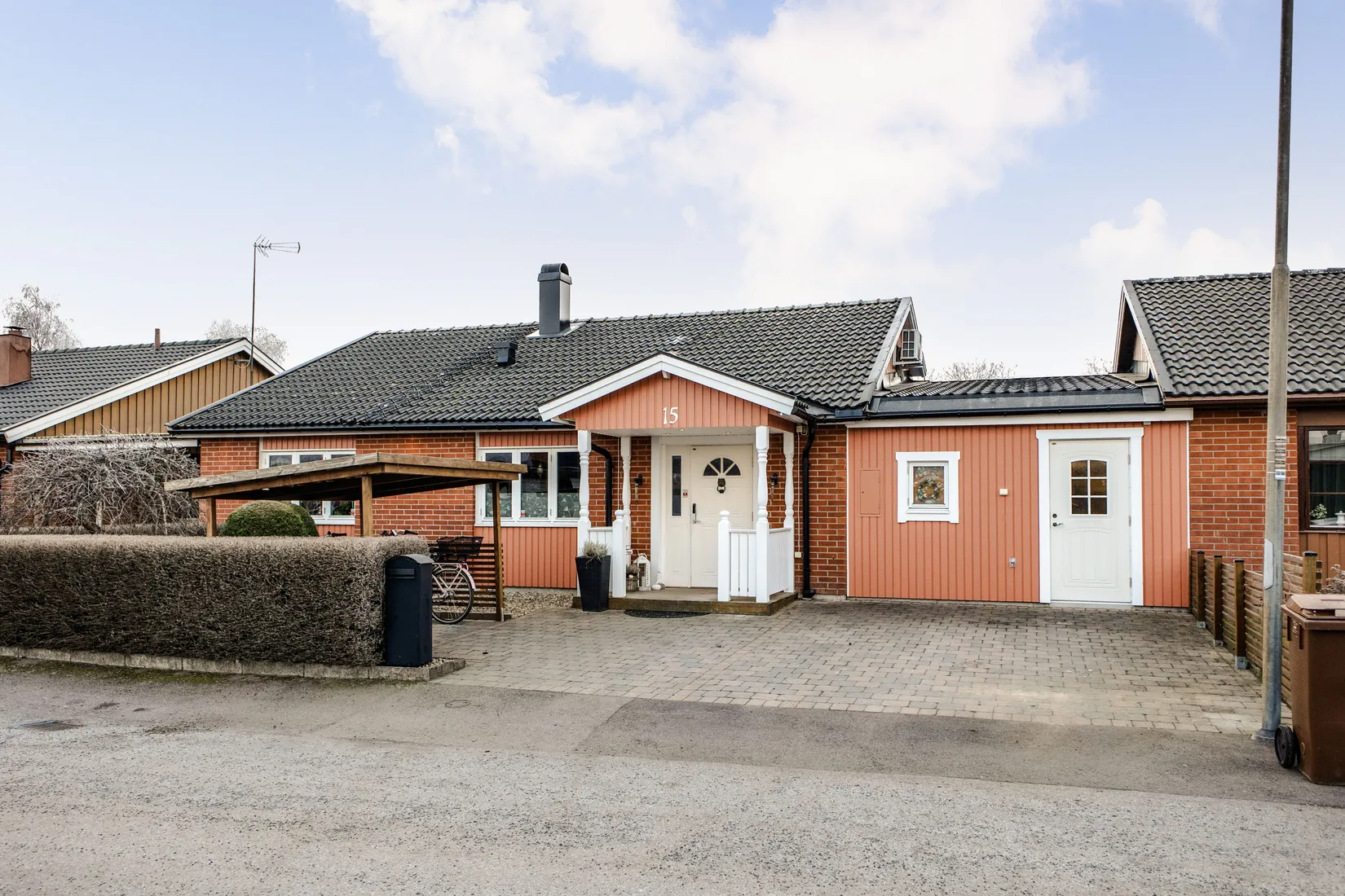 Villa, Radhus, Slåtterblomsgatan 15, Munksundet, Enköping