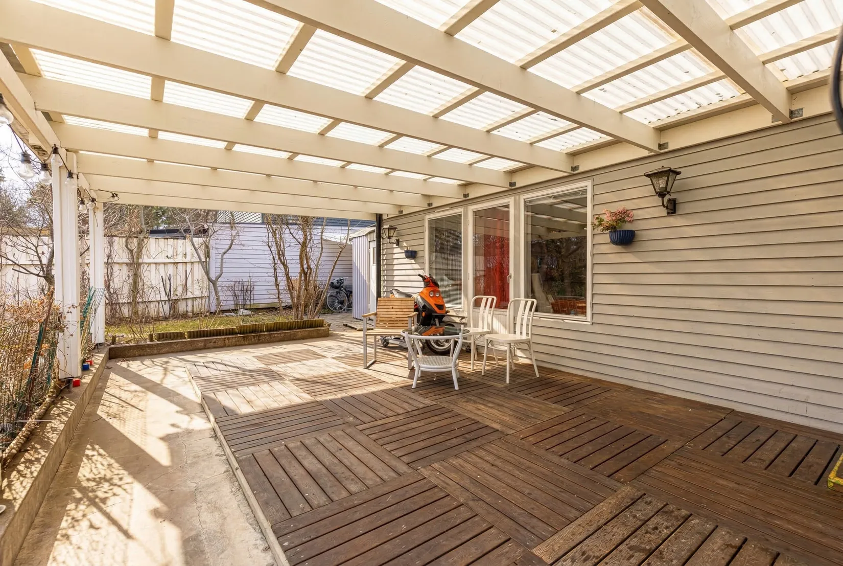 Villa, Ängsögatan 13, Nordanby, Västerås