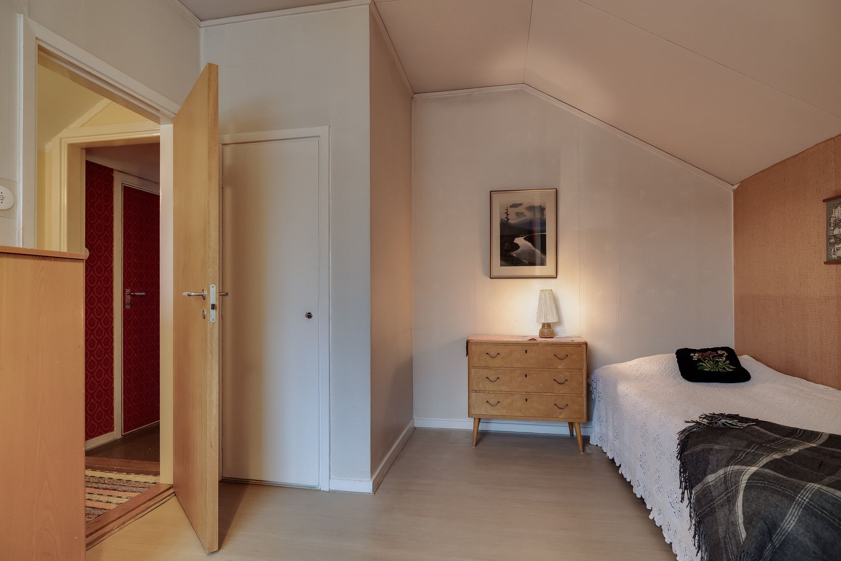 Villa, Radhus, Almgatan 25, Almby, Örebro