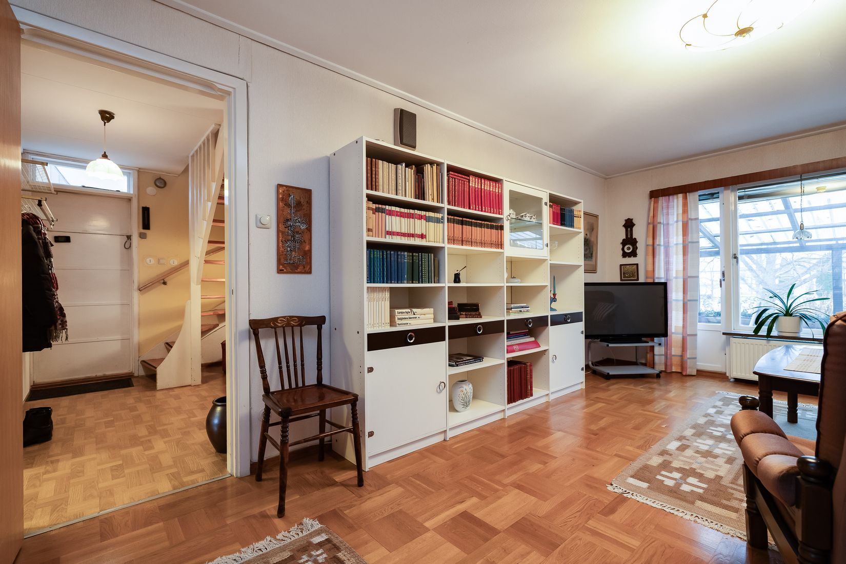 Villa, Radhus, Almgatan 25, Almby, Örebro