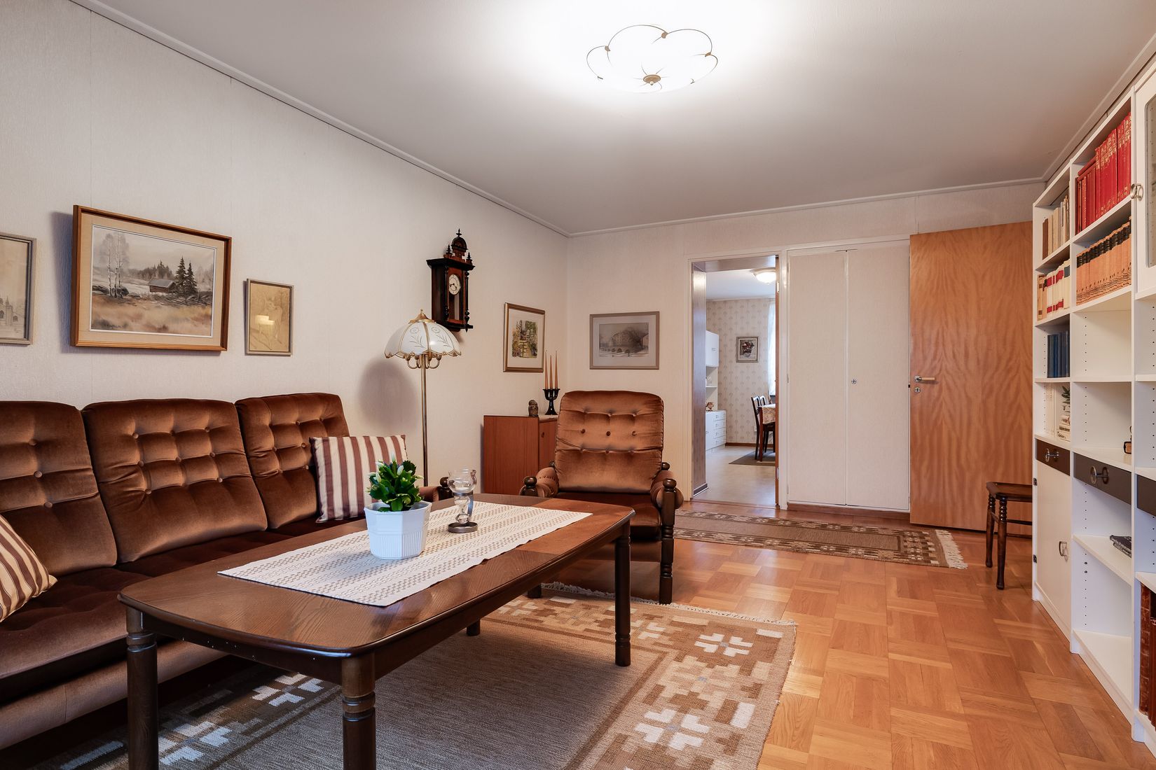 Villa, Radhus, Almgatan 25, Almby, Örebro