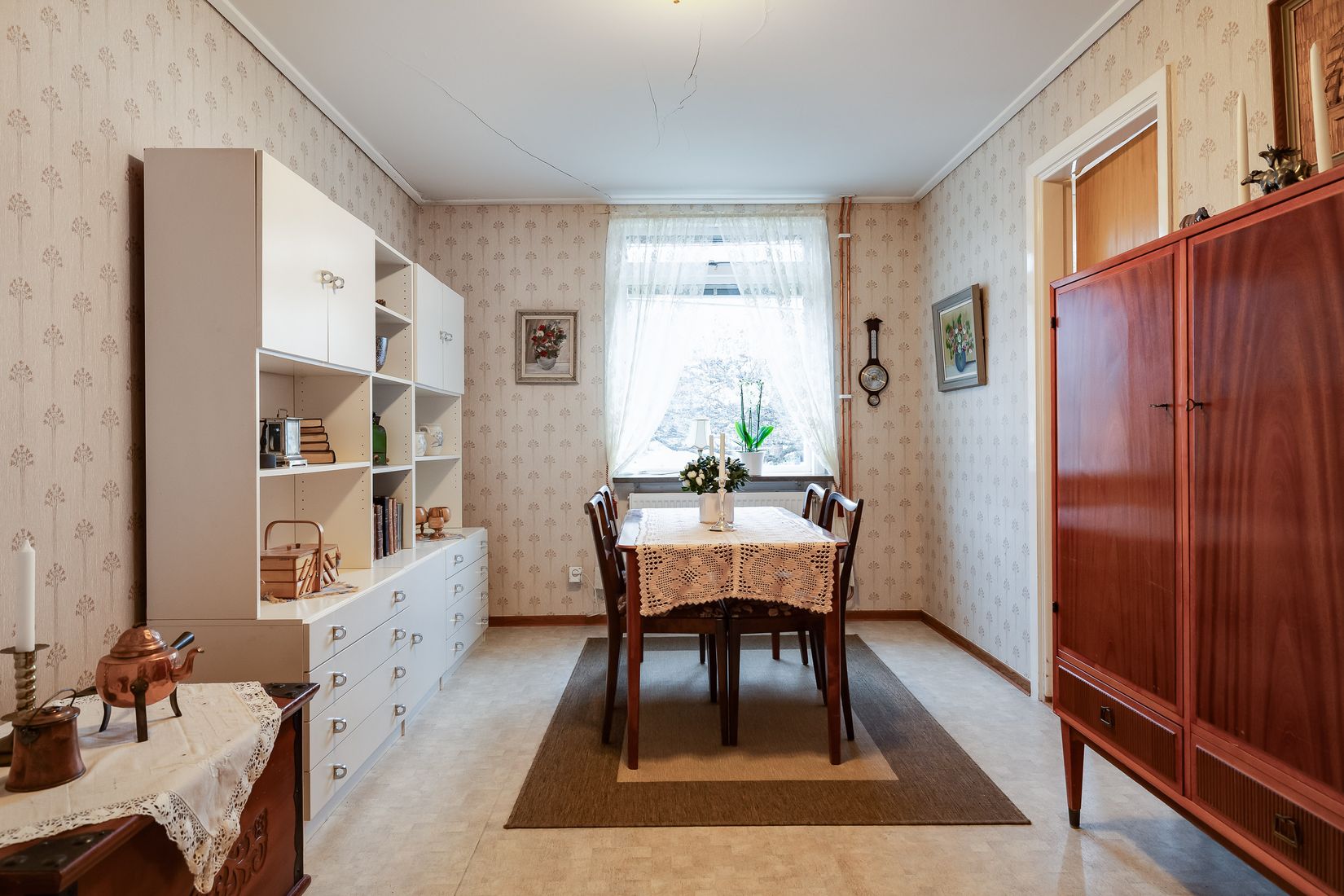 Villa, Radhus, Almgatan 25, Almby, Örebro