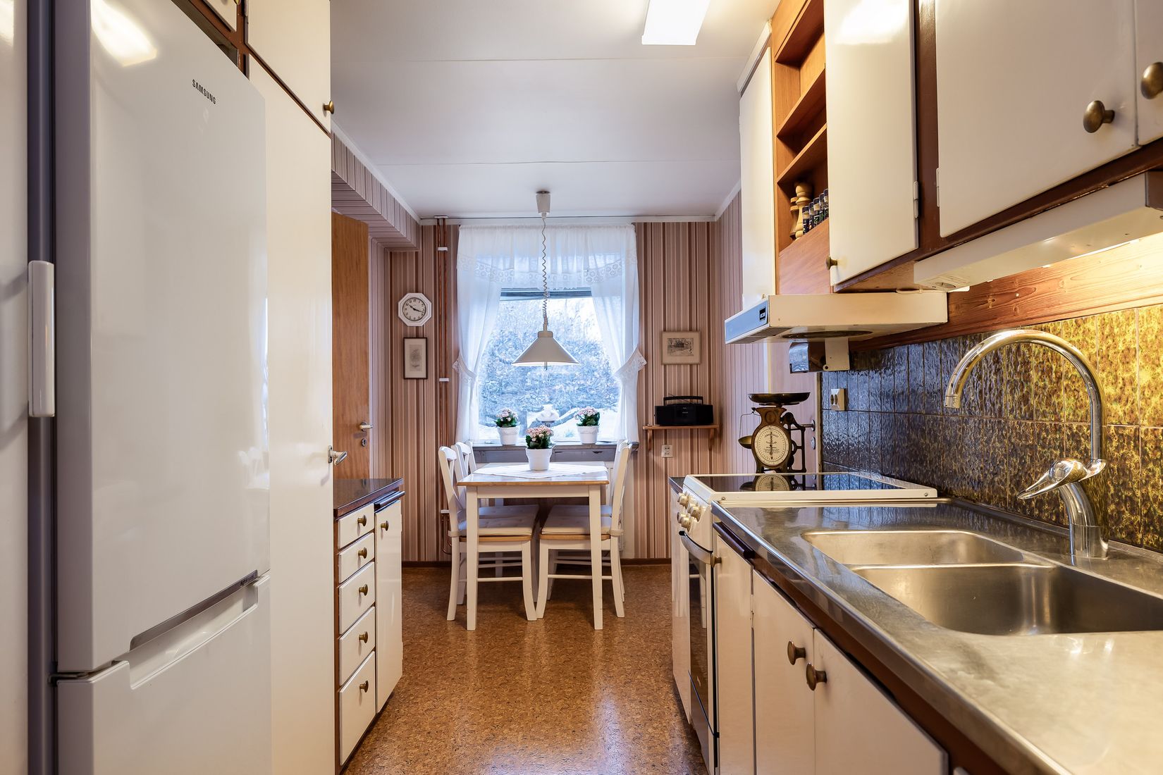 Villa, Radhus, Almgatan 25, Almby, Örebro