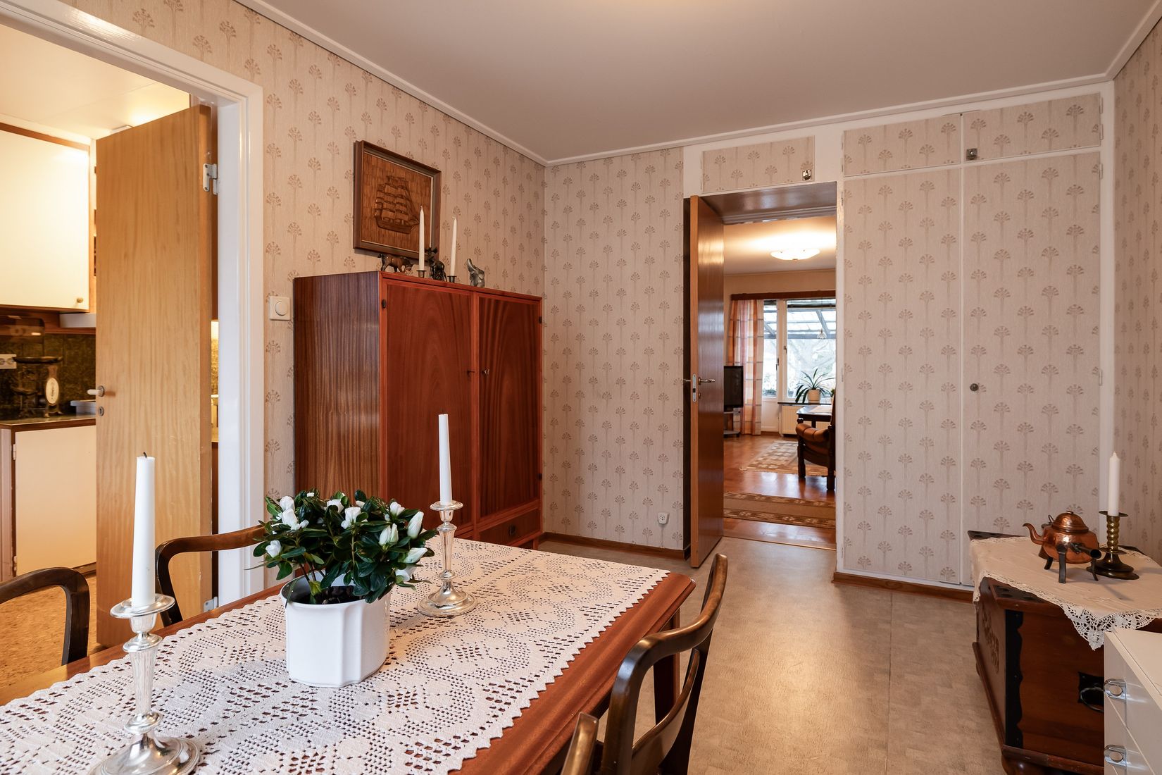 Villa, Radhus, Almgatan 25, Almby, Örebro