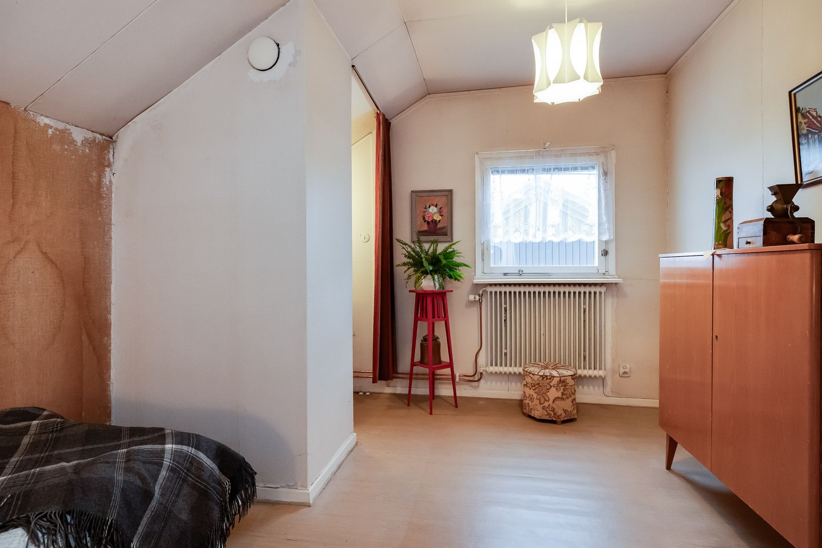 Villa, Radhus, Almgatan 25, Almby, Örebro